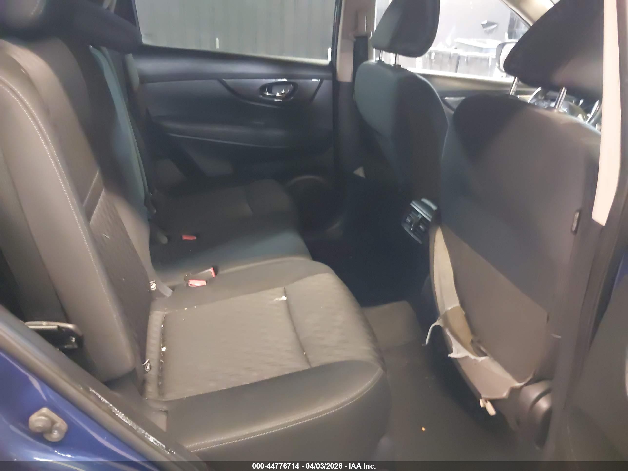 NISSAN ROGUE image 8