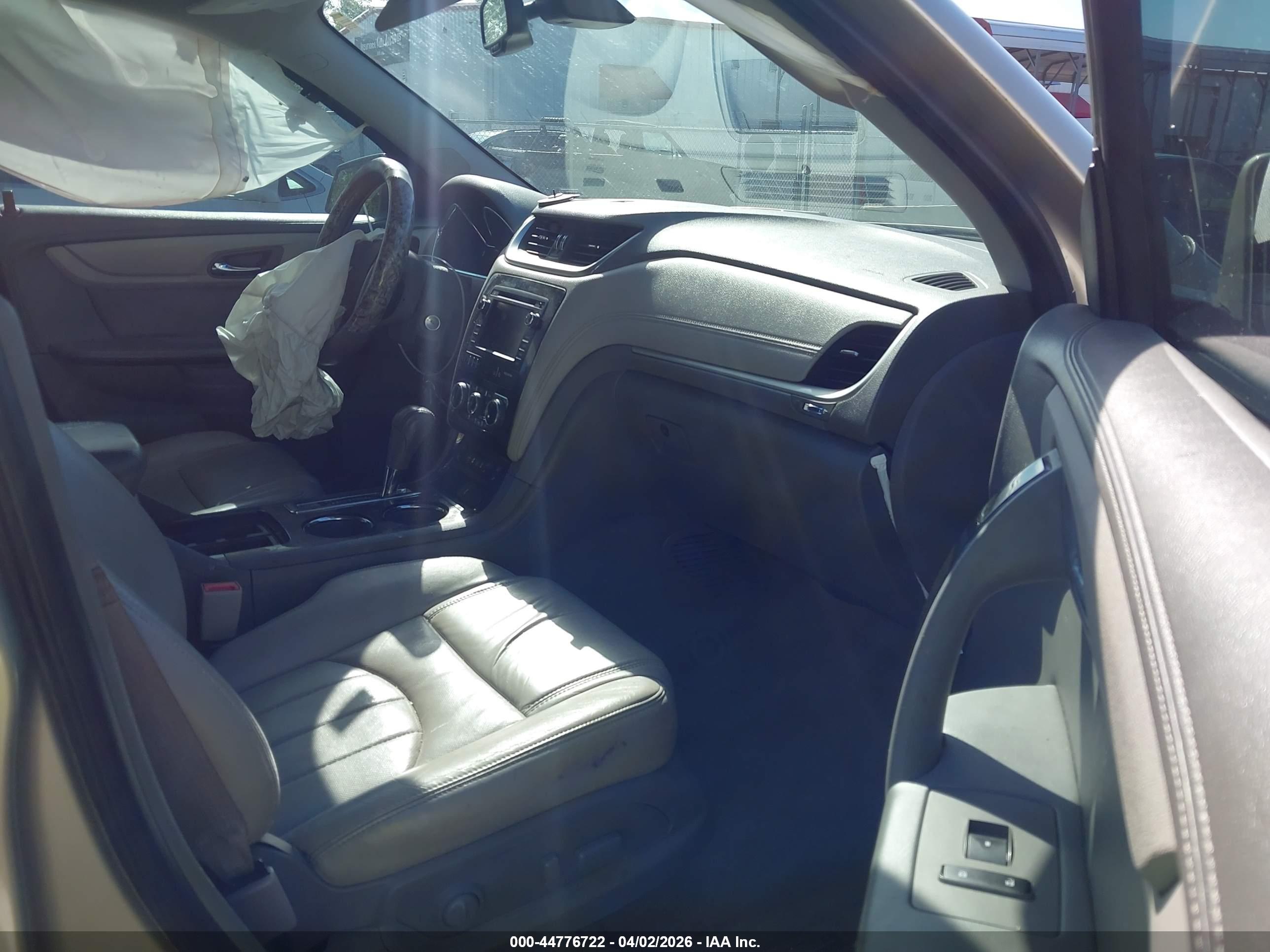 CHEVROLET TRAVERSE image 5
