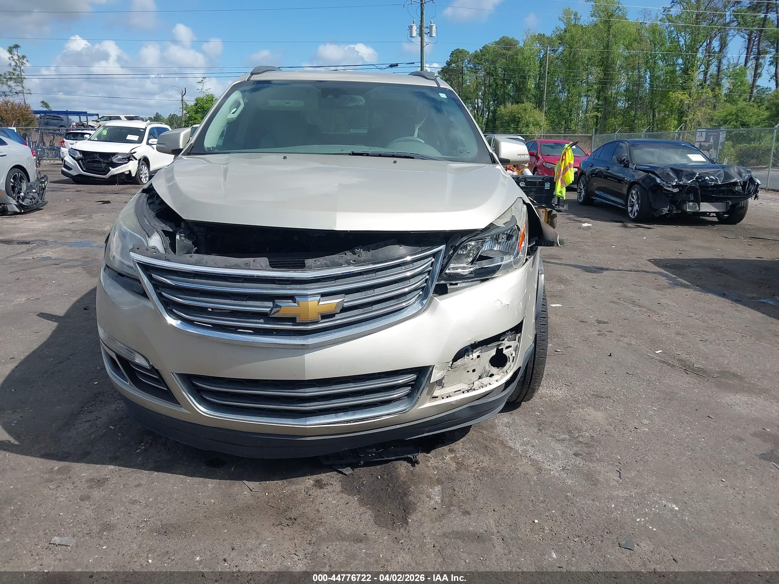 CHEVROLET TRAVERSE image 6