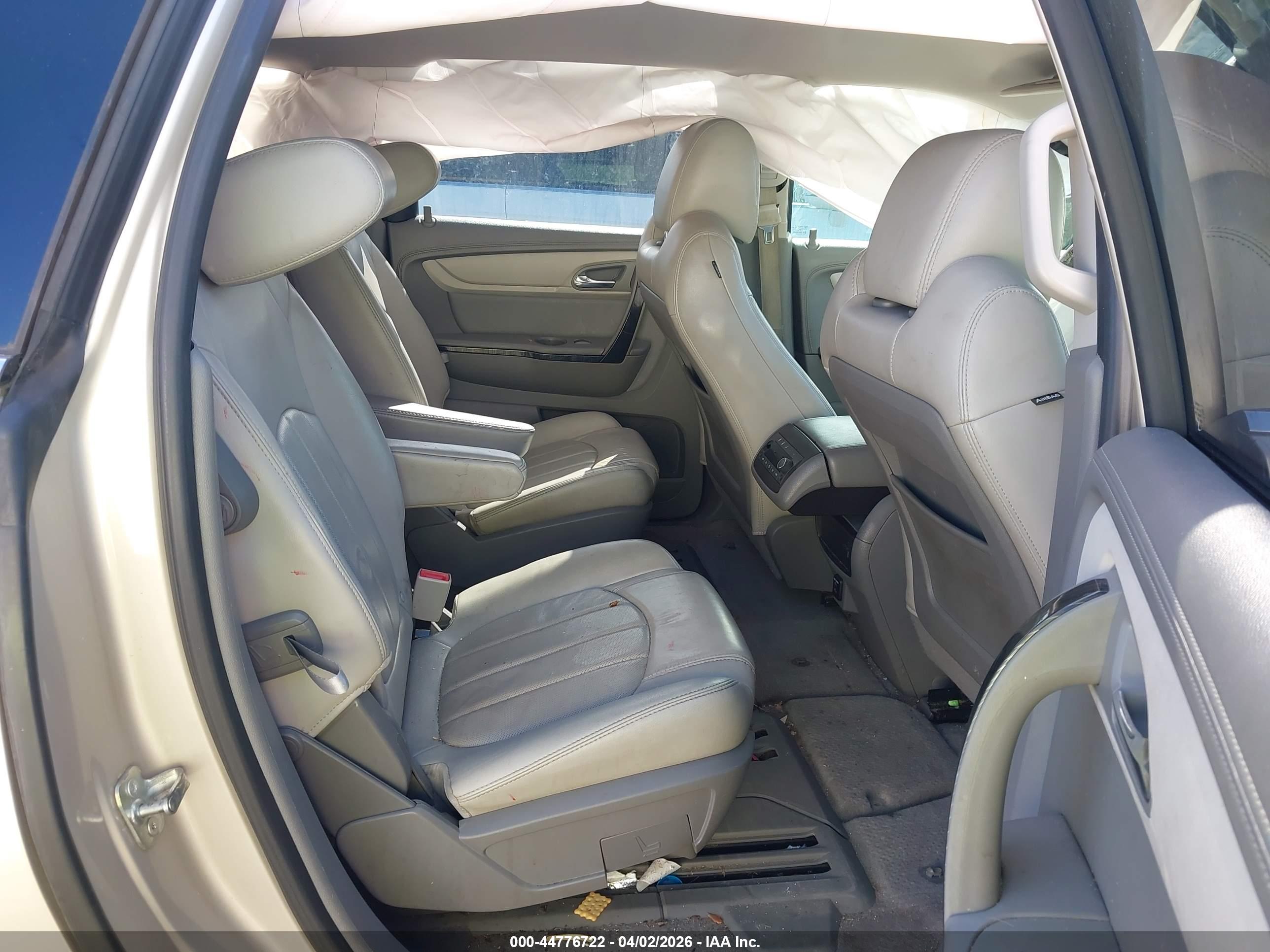 CHEVROLET TRAVERSE image 8
