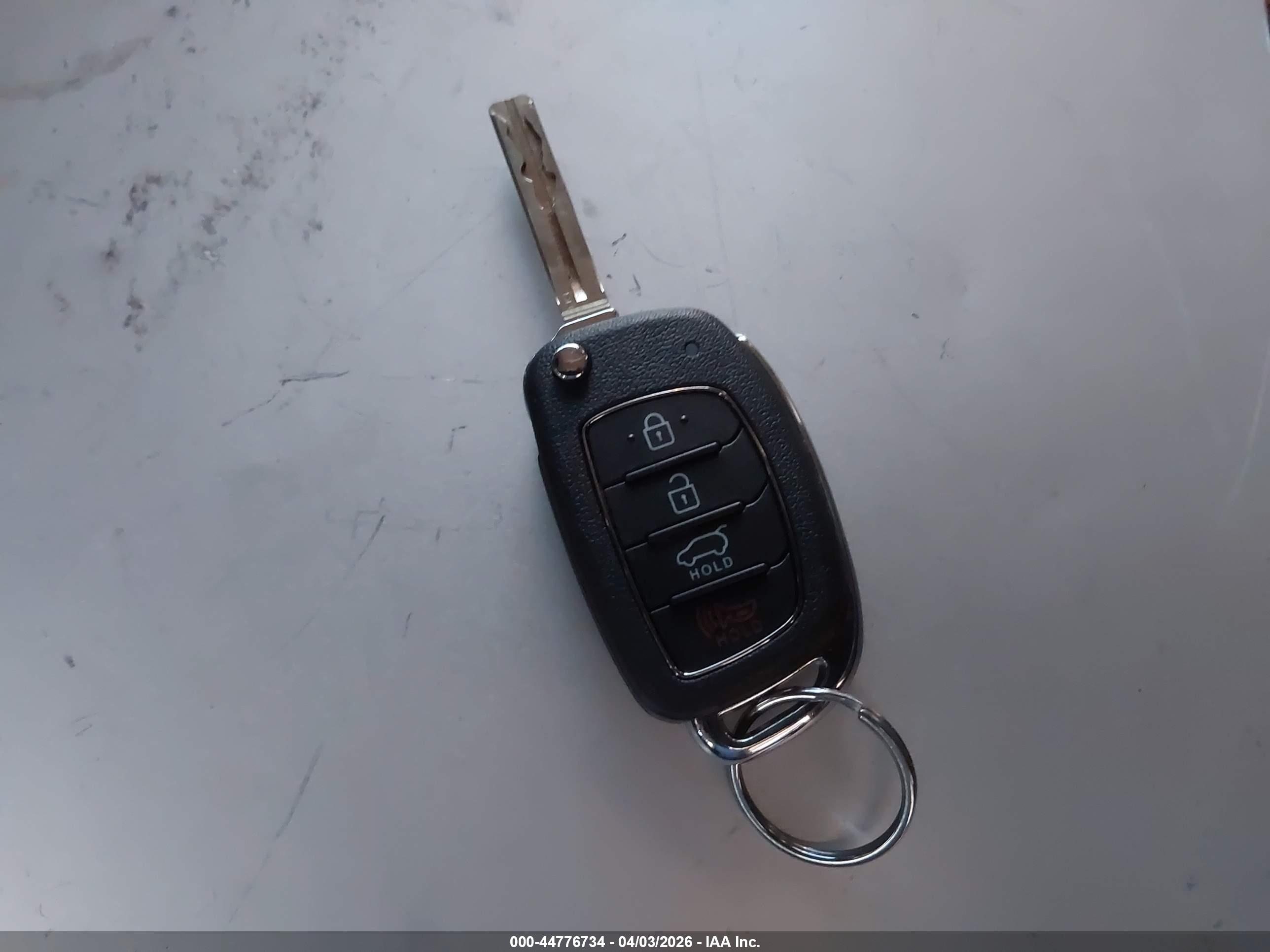 HYUNDAI TUCSON image 11