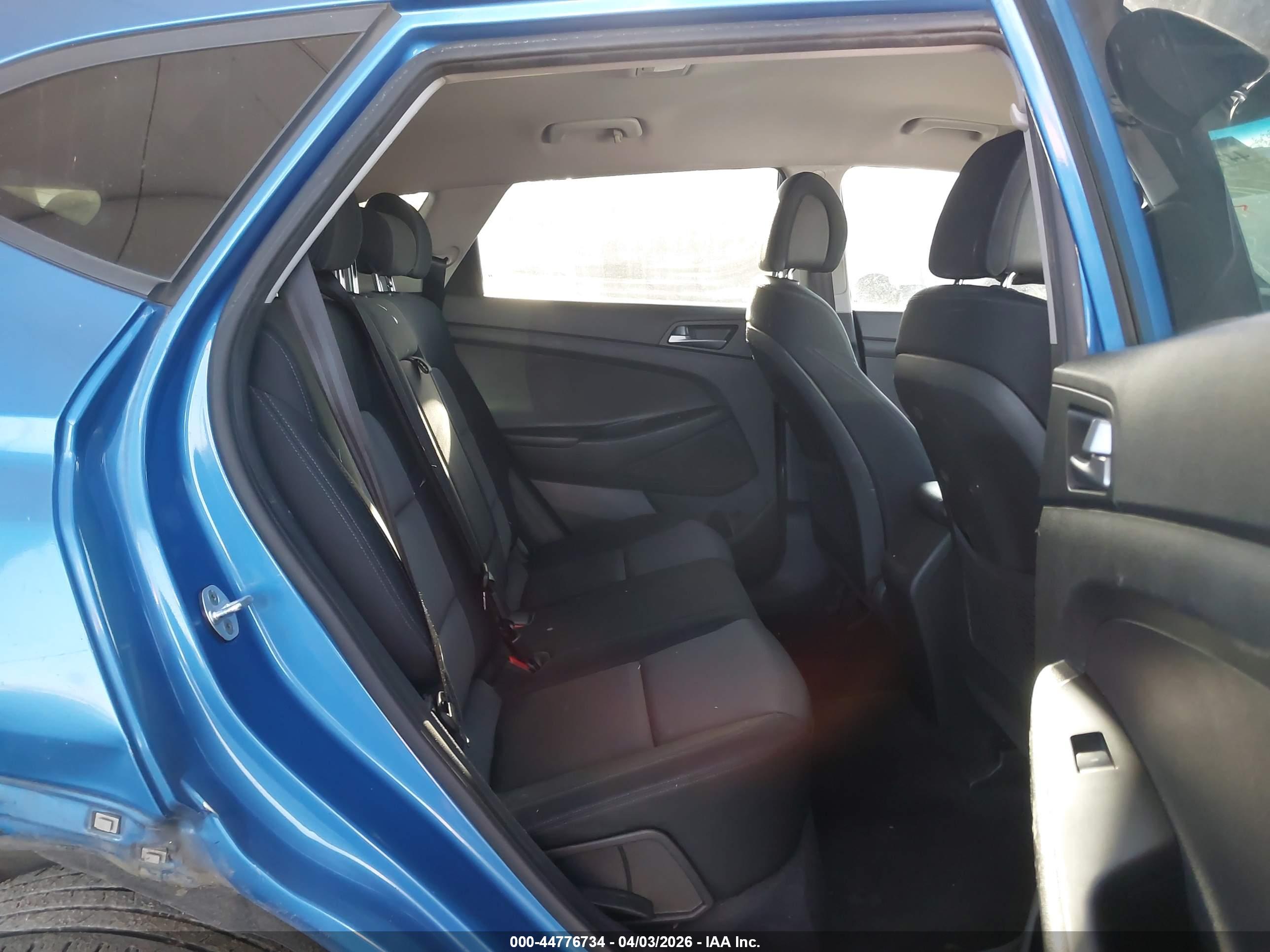 HYUNDAI TUCSON image 8