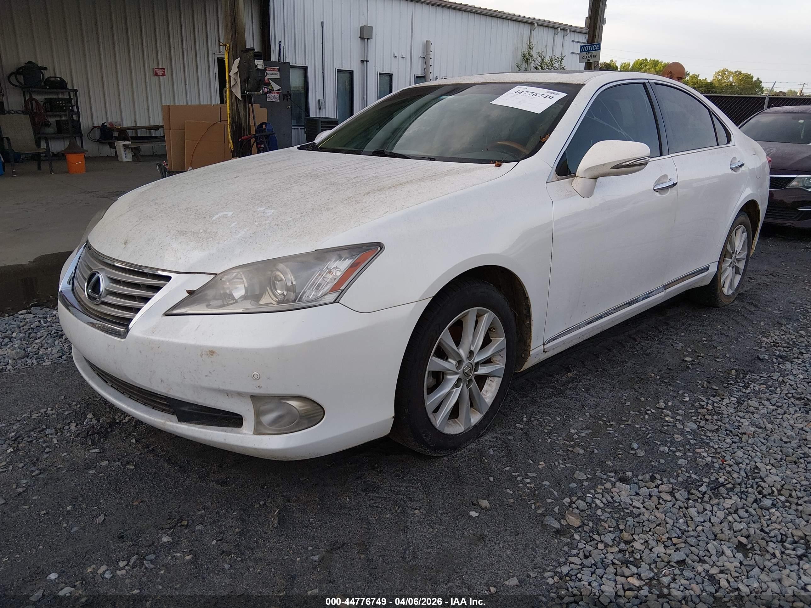 LEXUS ES image 2