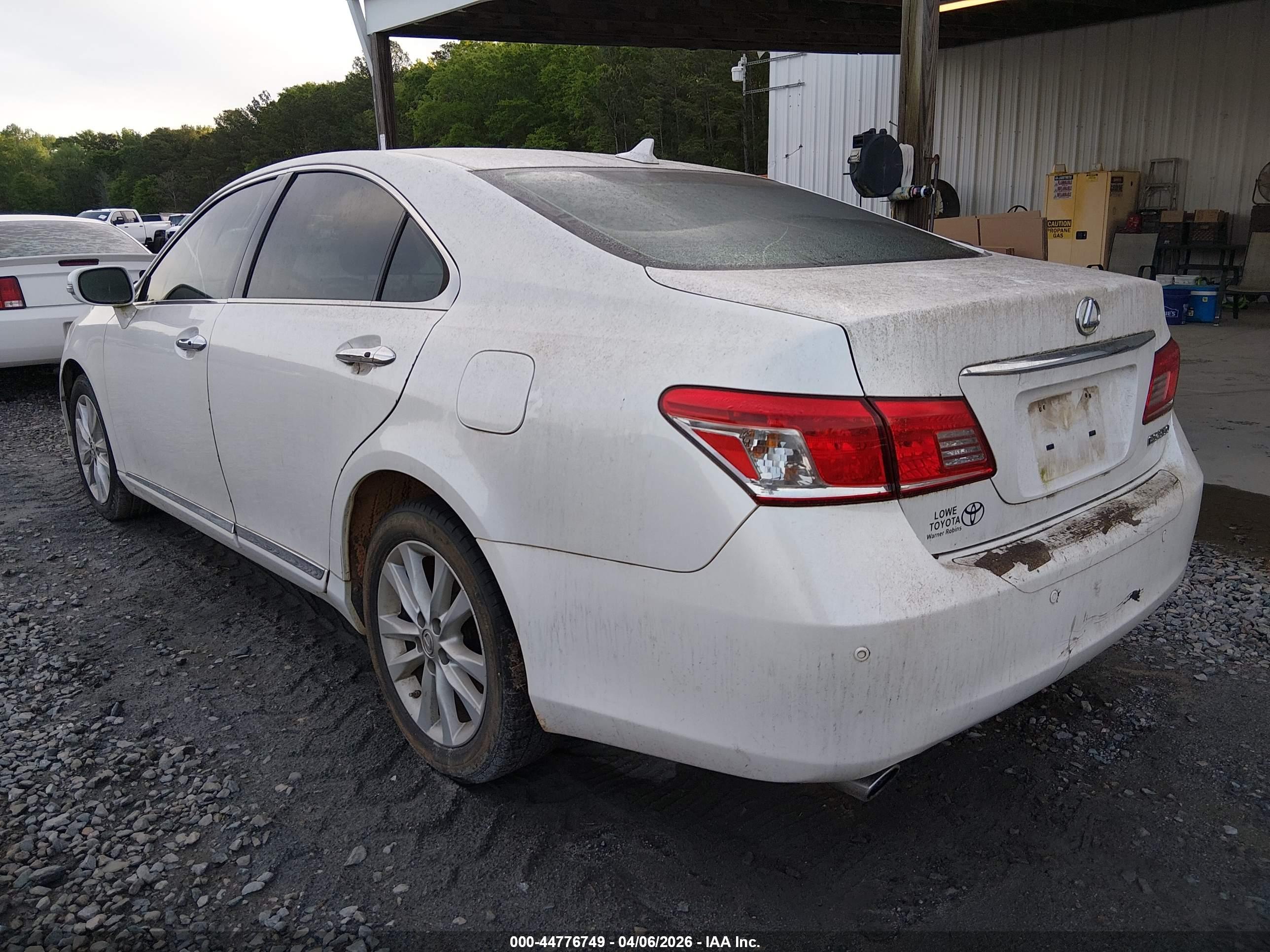 LEXUS ES image 3