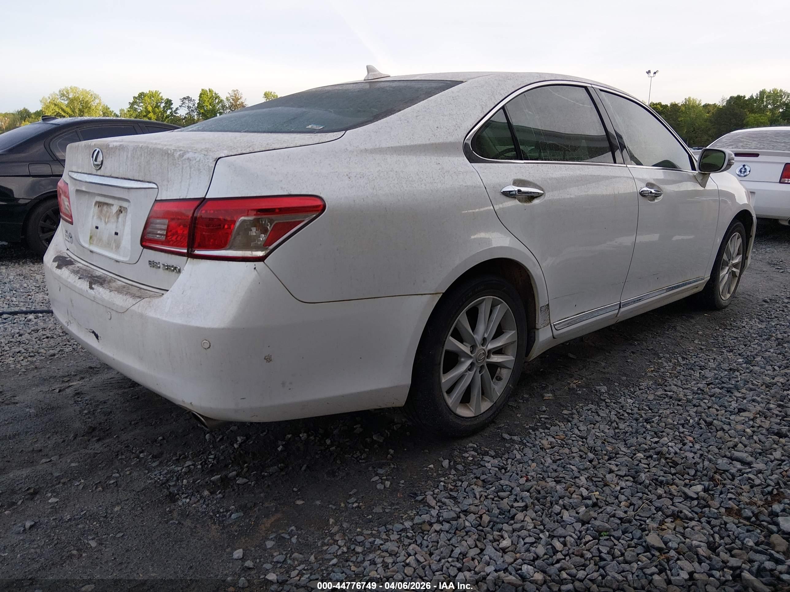 LEXUS ES image 4