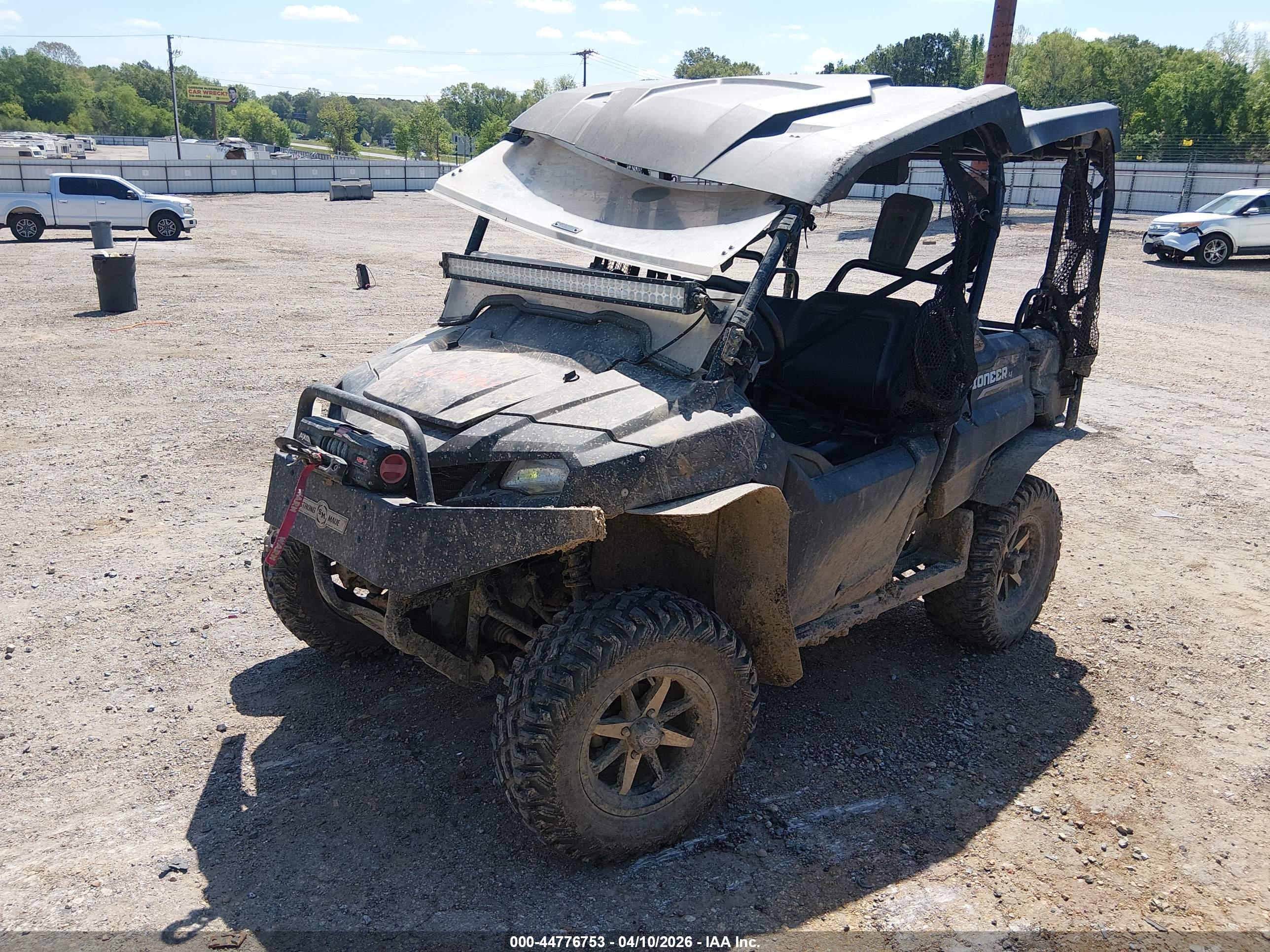 HONDA SXS700 image 2