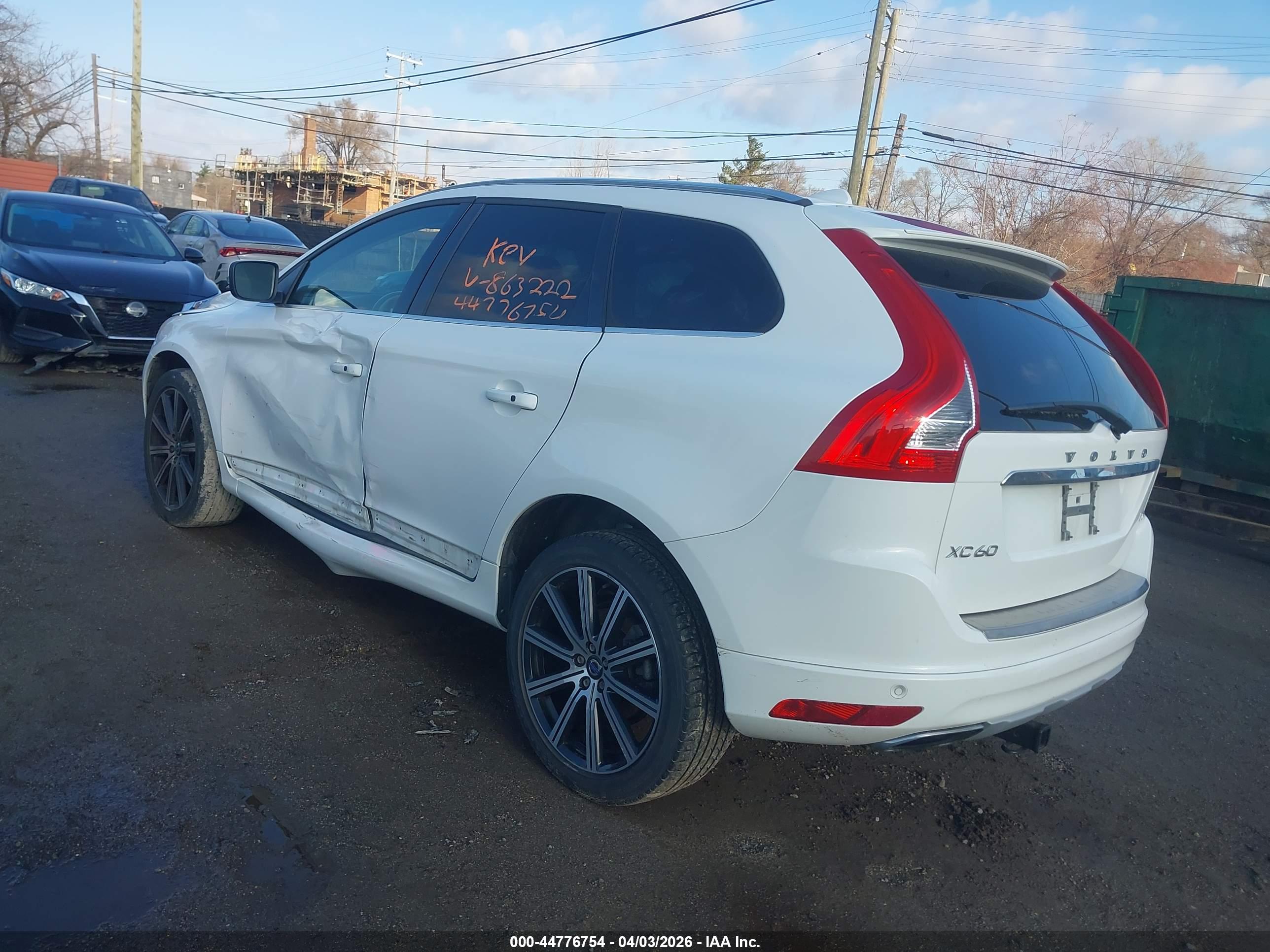VOLVO XC60 image 3