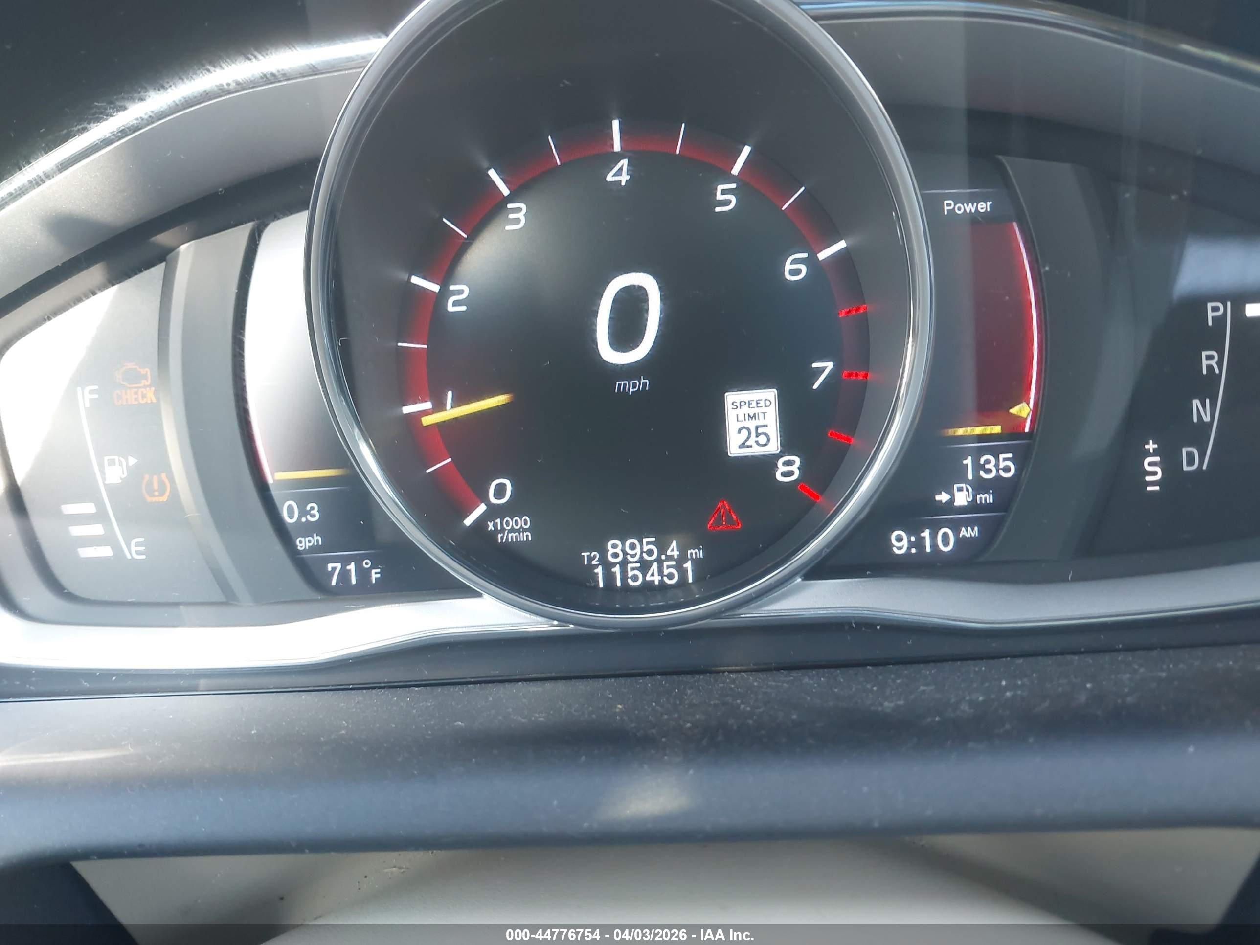 VOLVO XC60 image 7