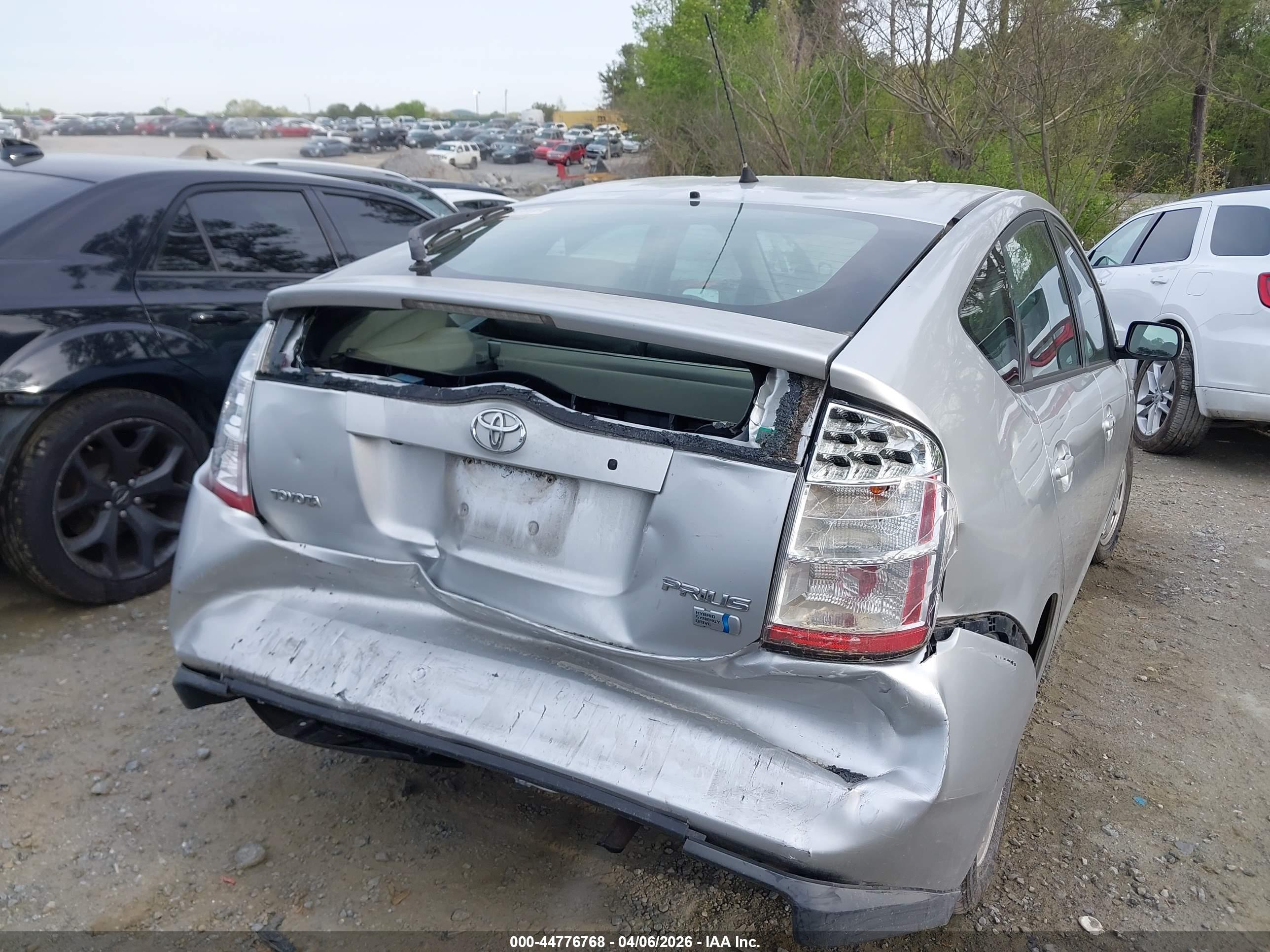 TOYOTA PRIUS image 6