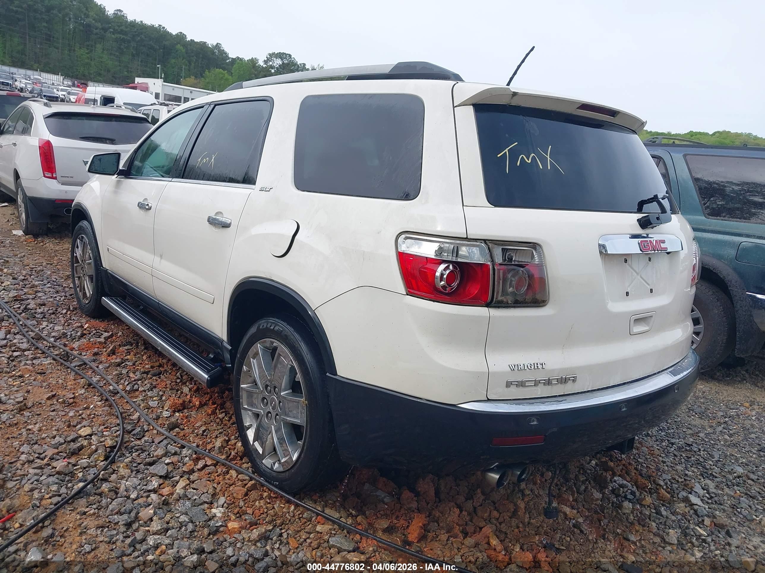 GMC ACADIA image 3