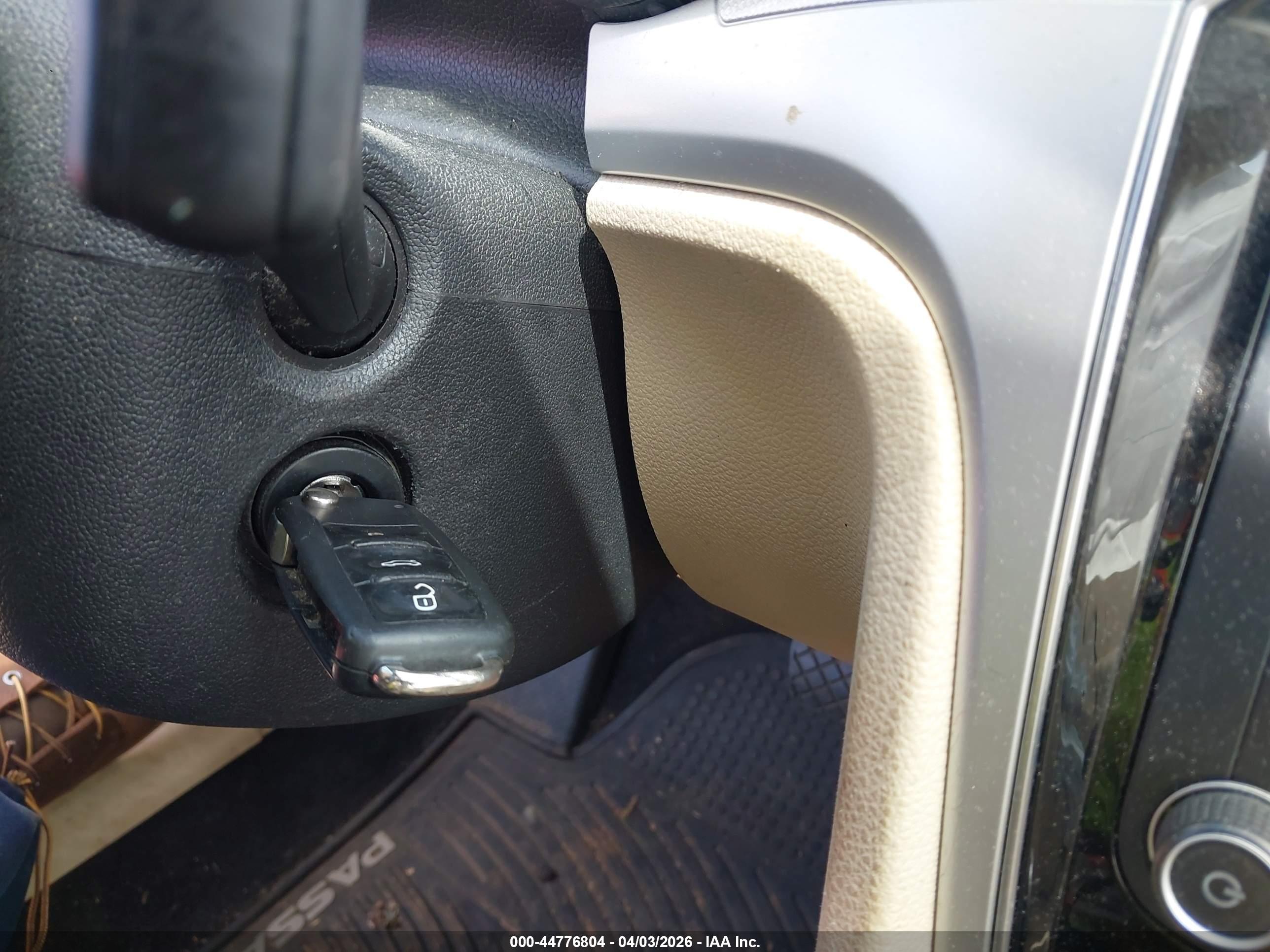 VOLKSWAGEN PASSAT image 11