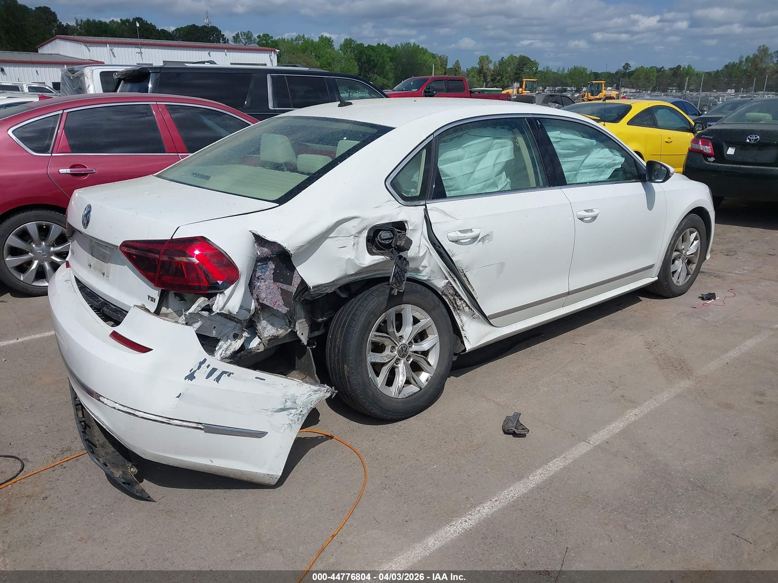 VOLKSWAGEN PASSAT image 4