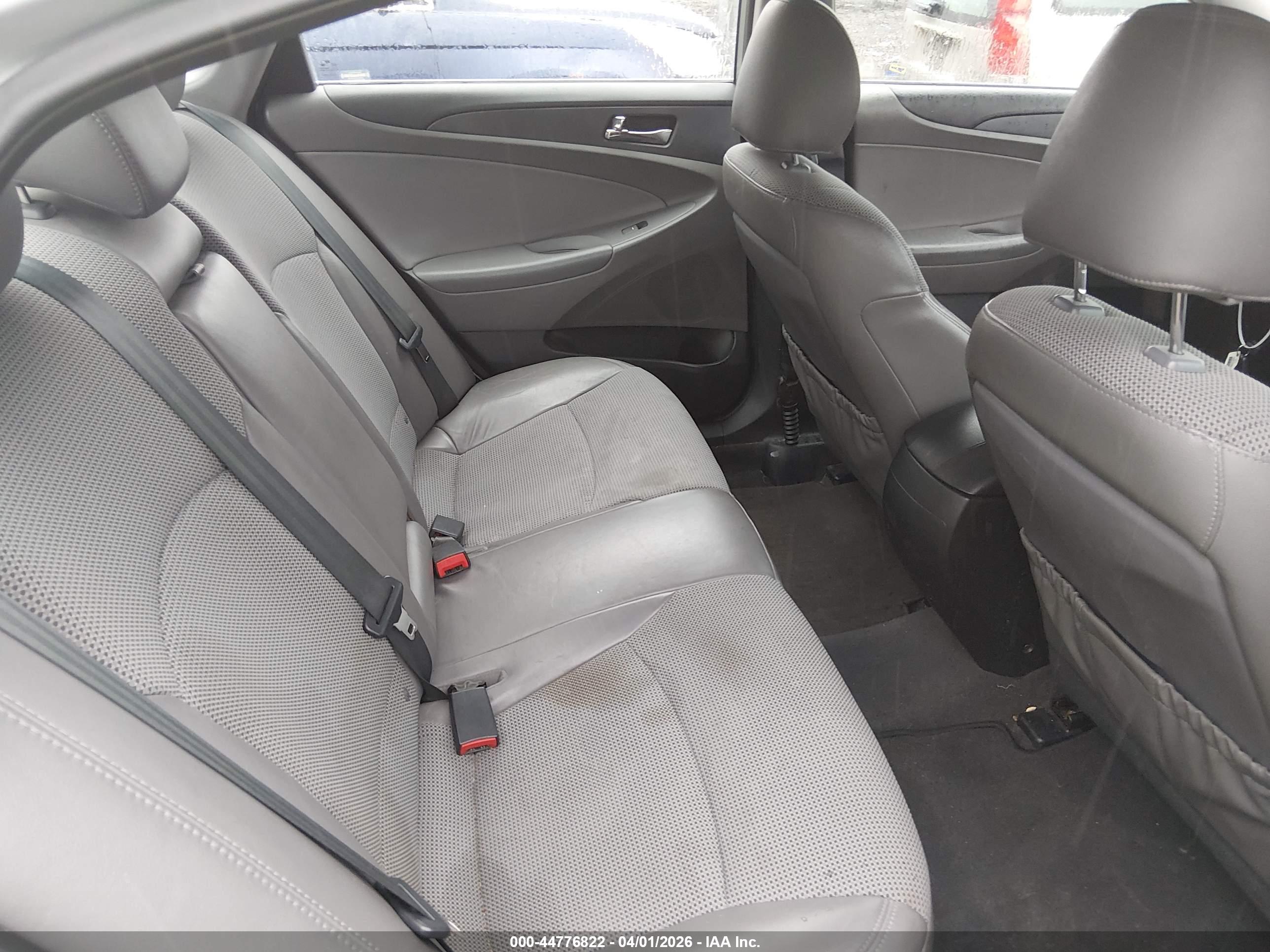 HYUNDAI SONATA image 8