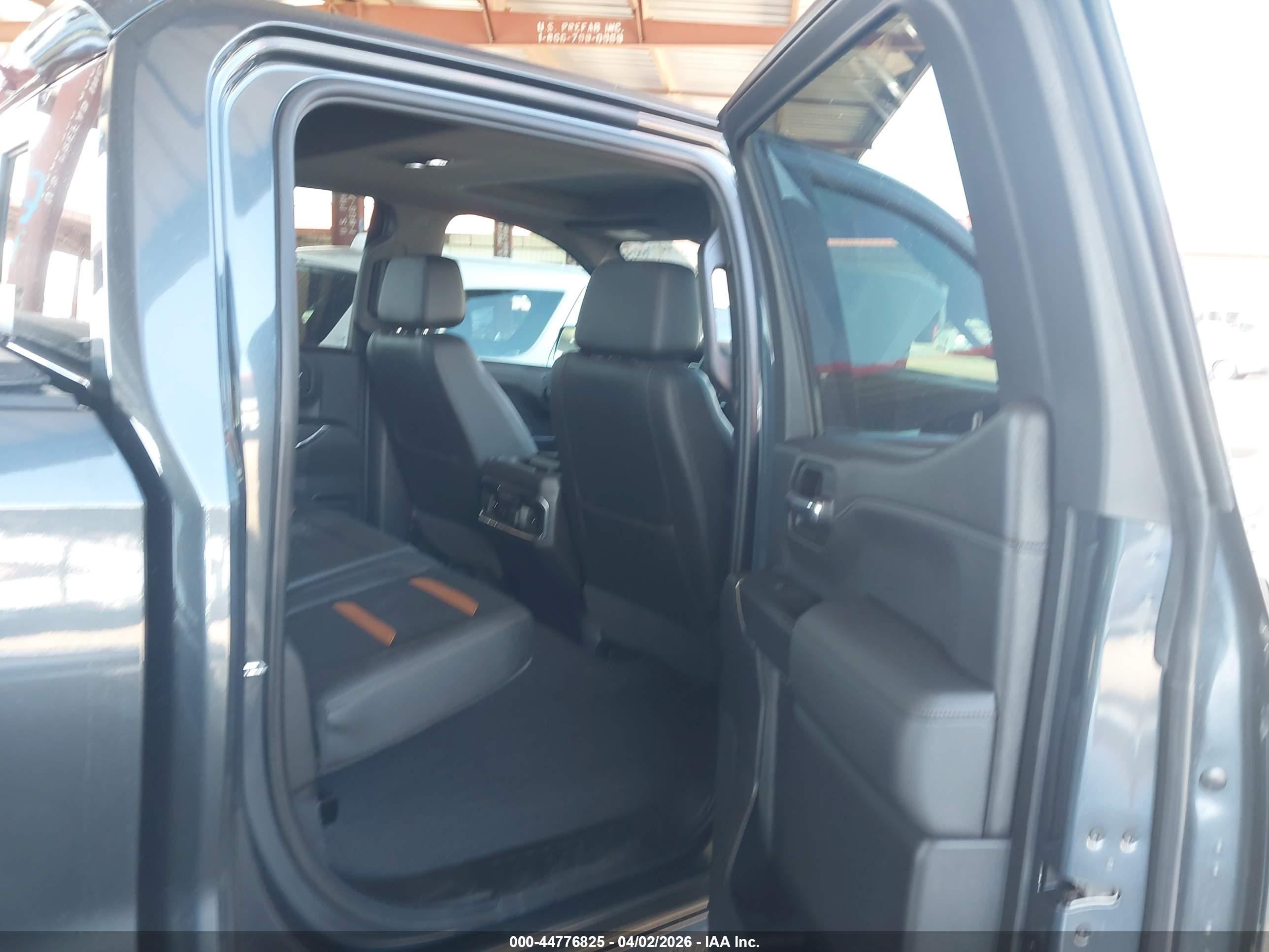 GMC SIERRA image 8