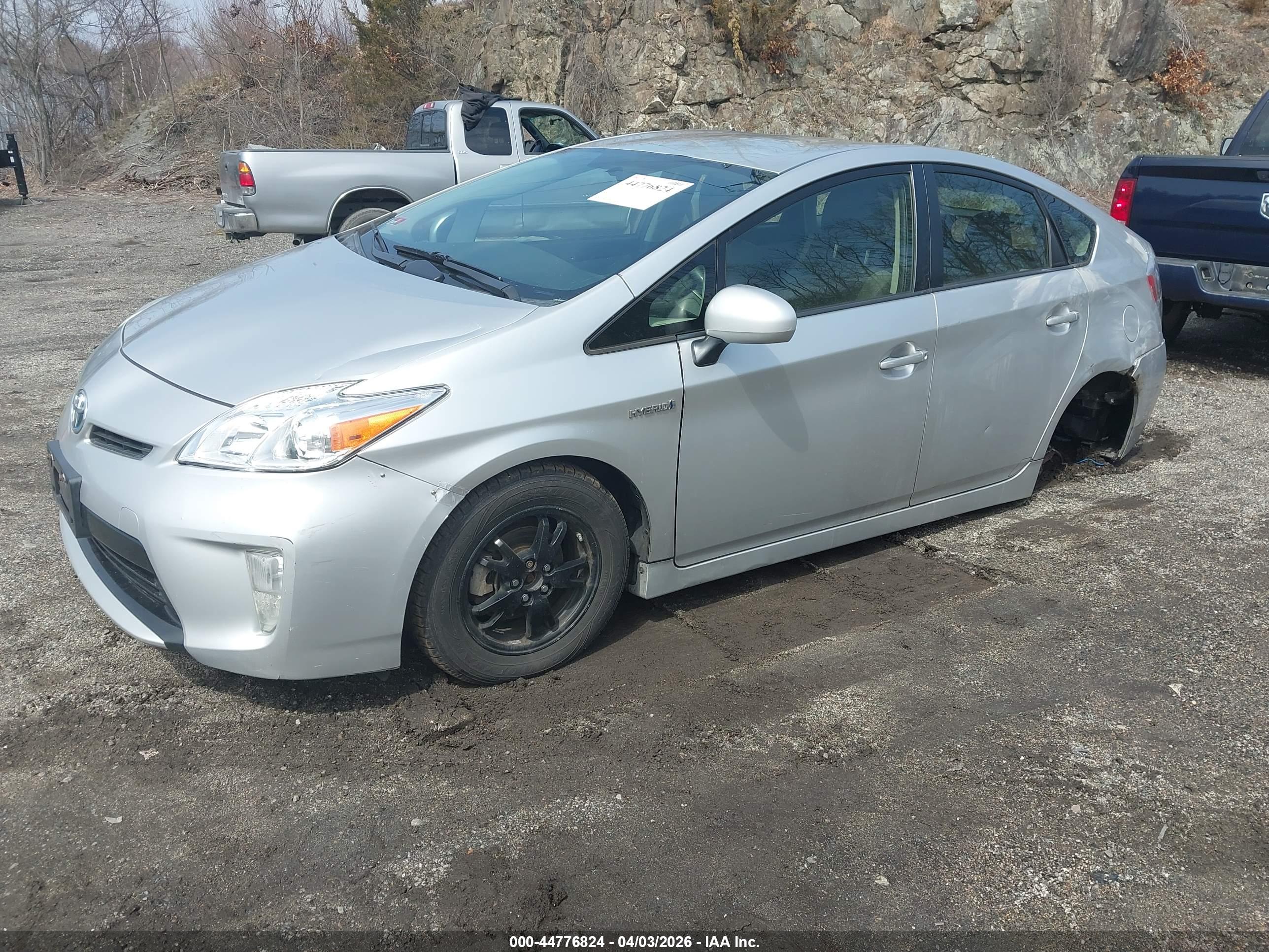 TOYOTA PRIUS image 2