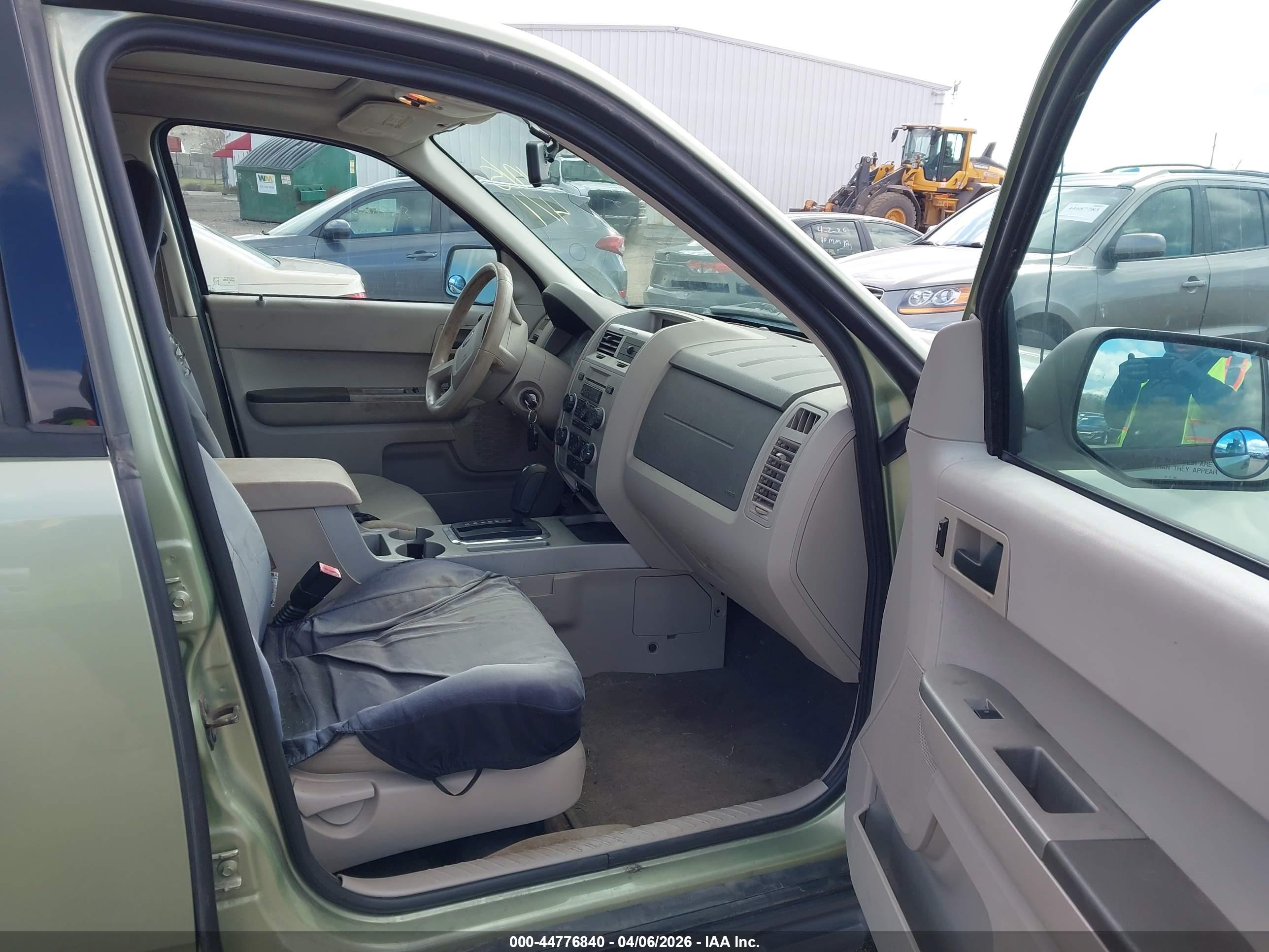 FORD ESCAPE image 5