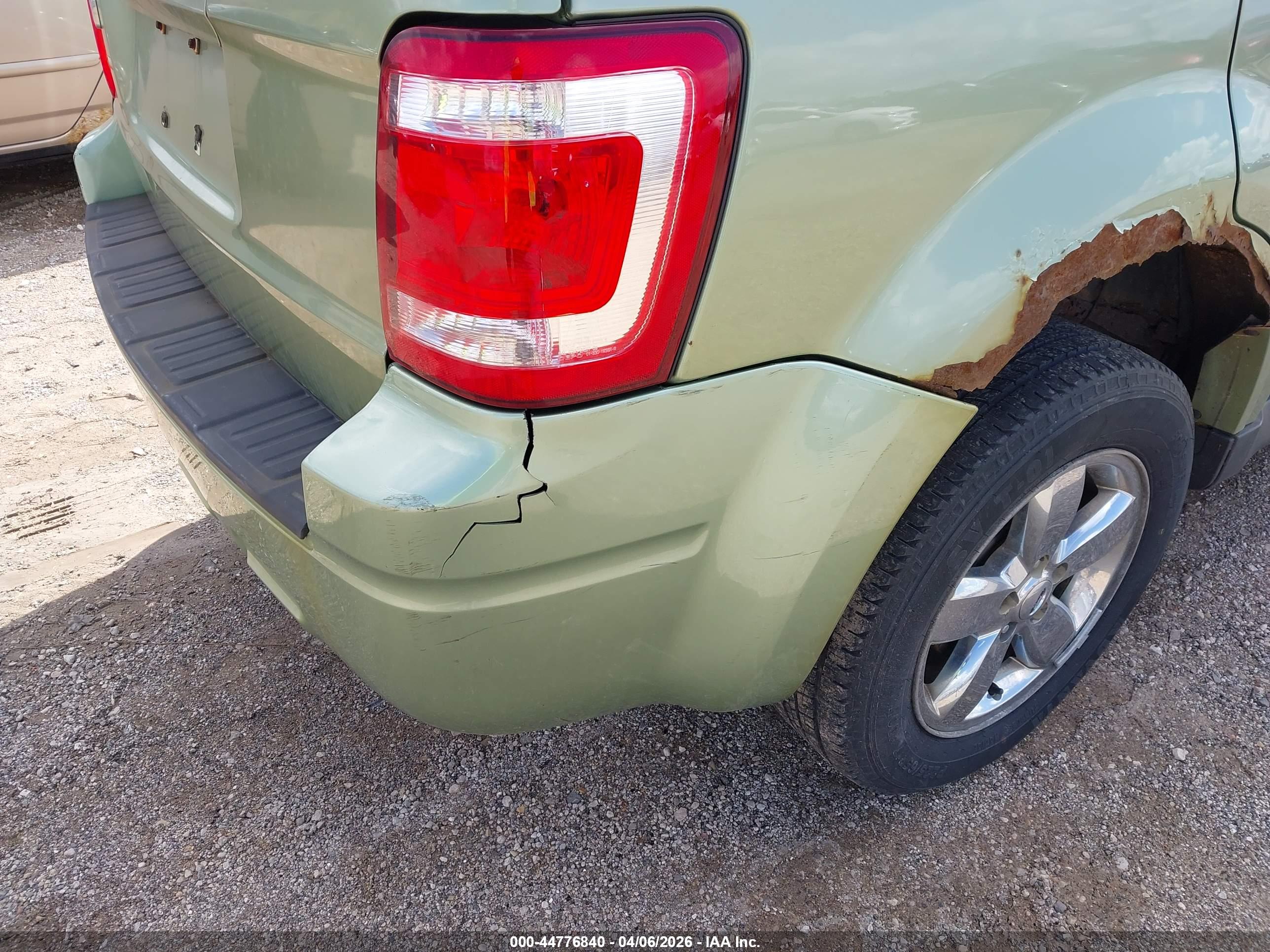 FORD ESCAPE image 6