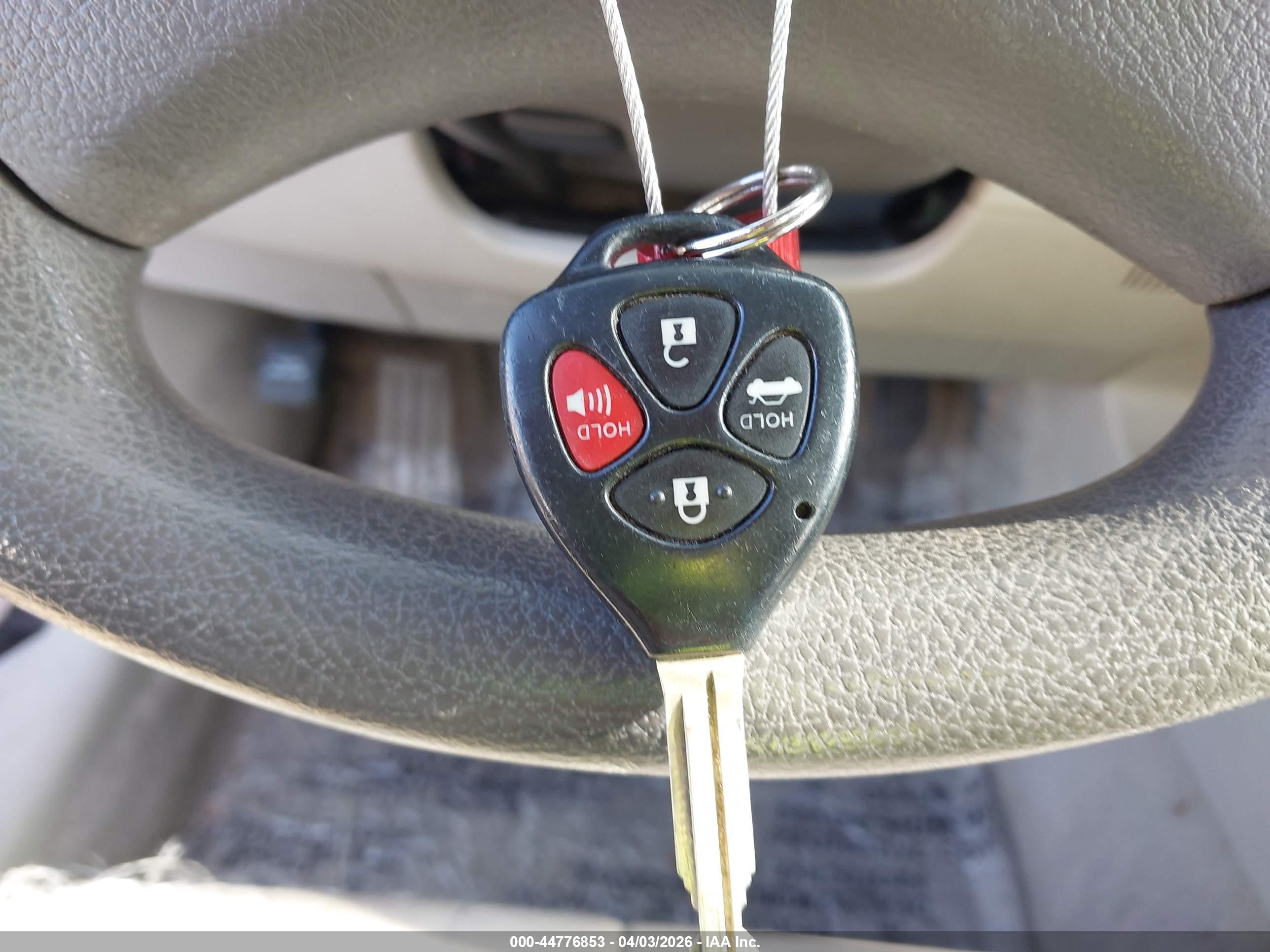 TOYOTA CAMRY image 11