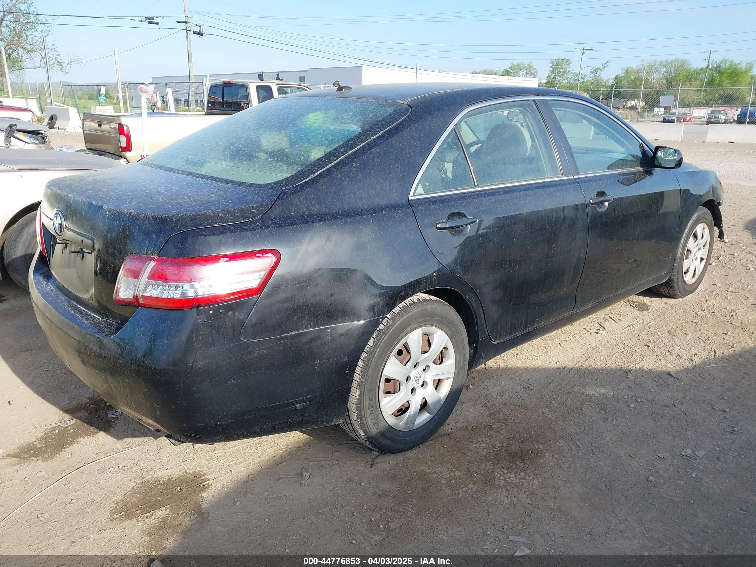 TOYOTA CAMRY image 4
