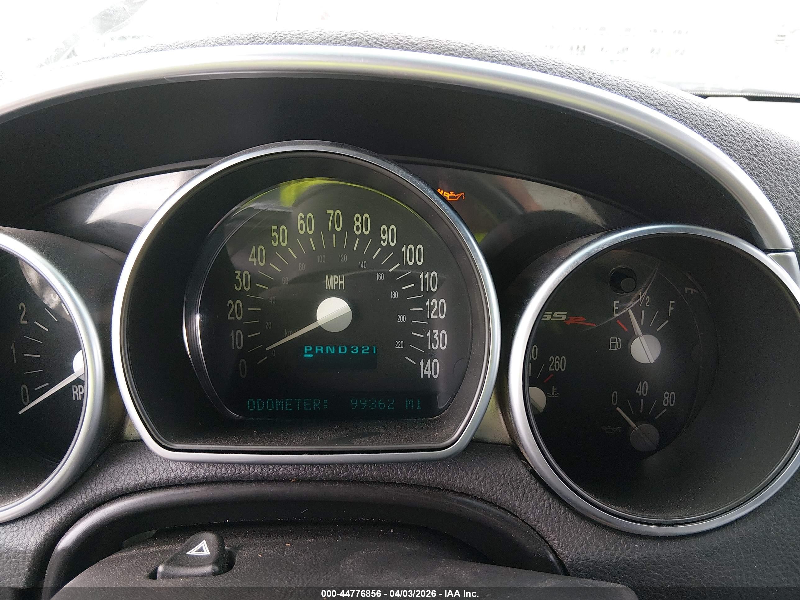 CHEVROLET SSR image 7
