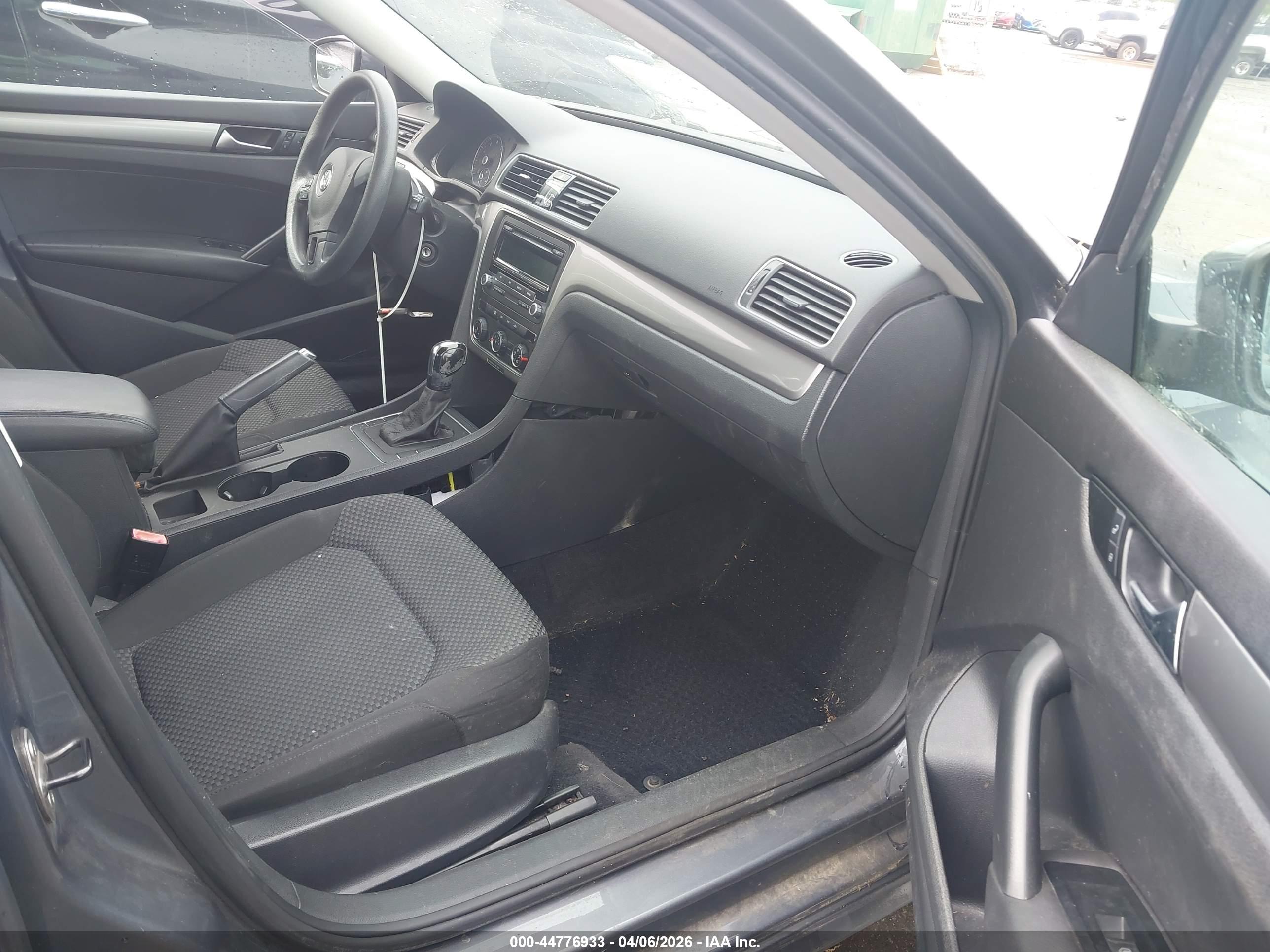 VOLKSWAGEN PASSAT image 5