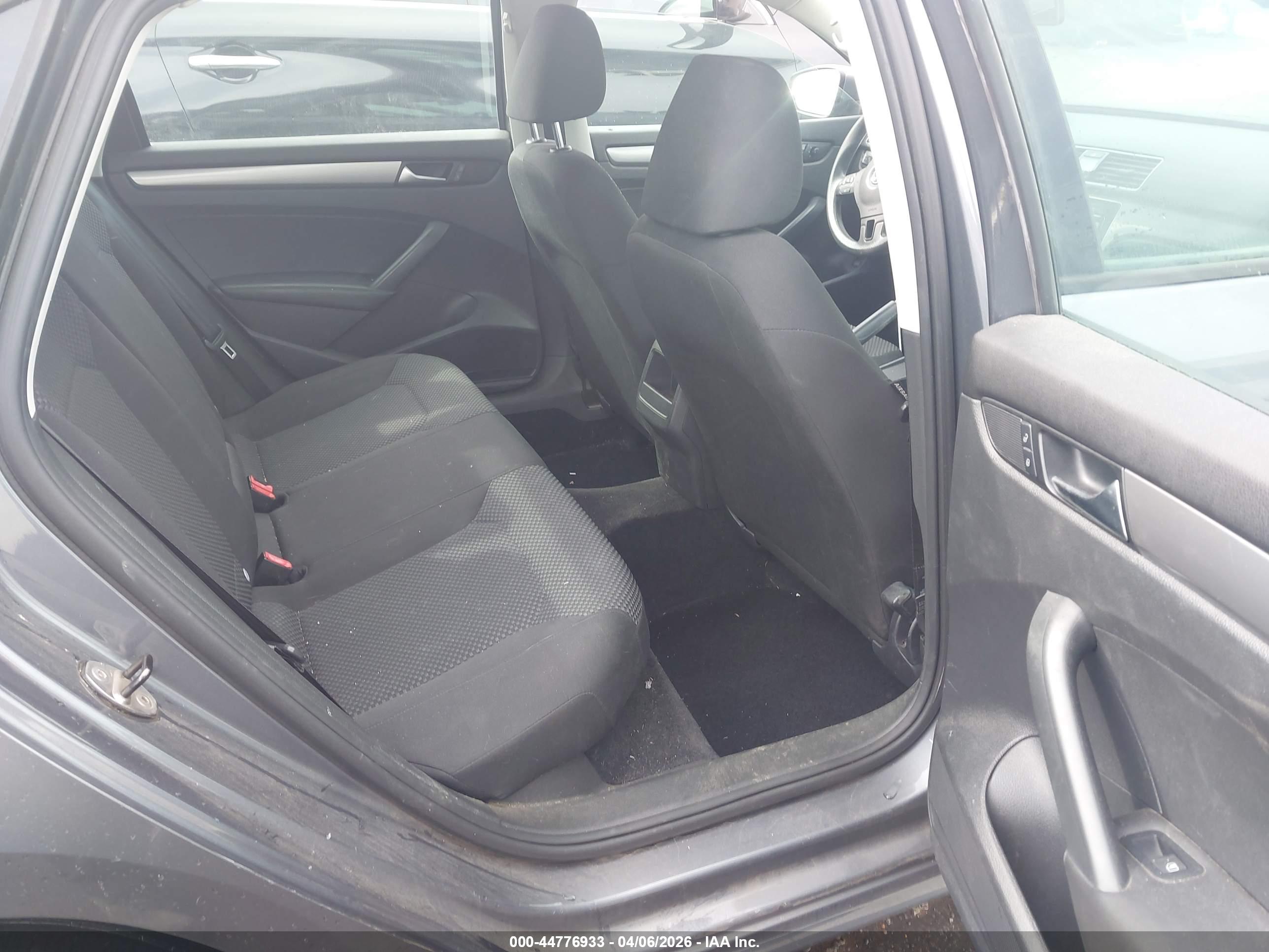 VOLKSWAGEN PASSAT image 8
