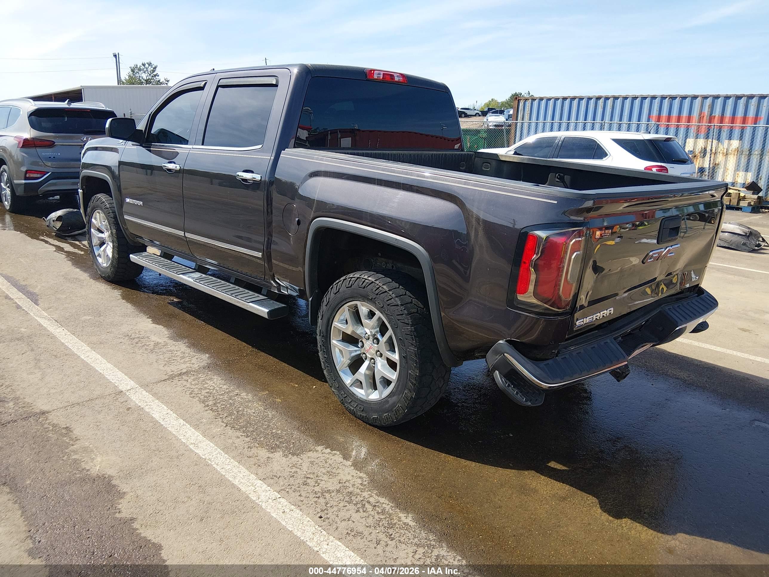 GMC SIERRA image 3