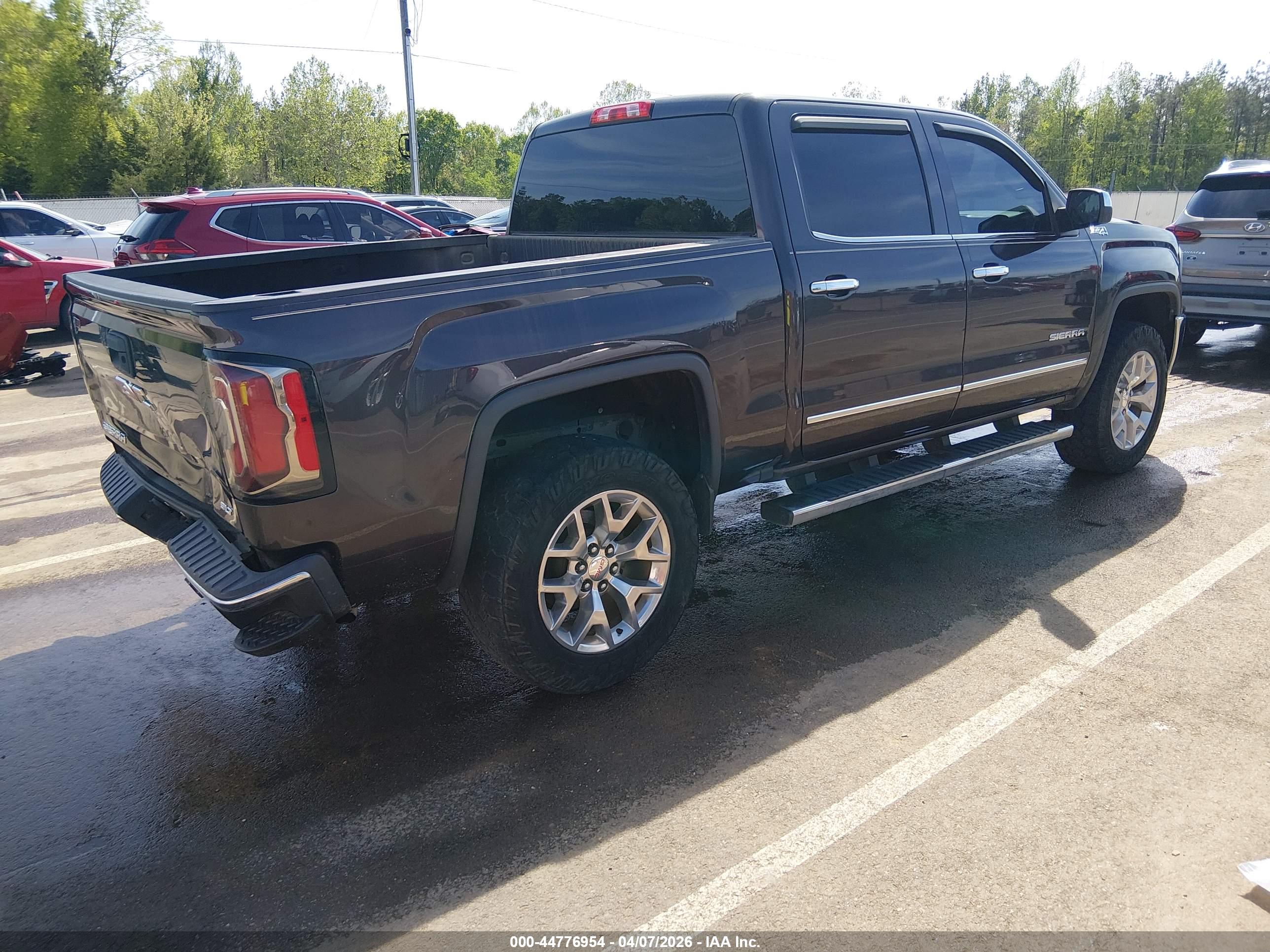 GMC SIERRA image 4