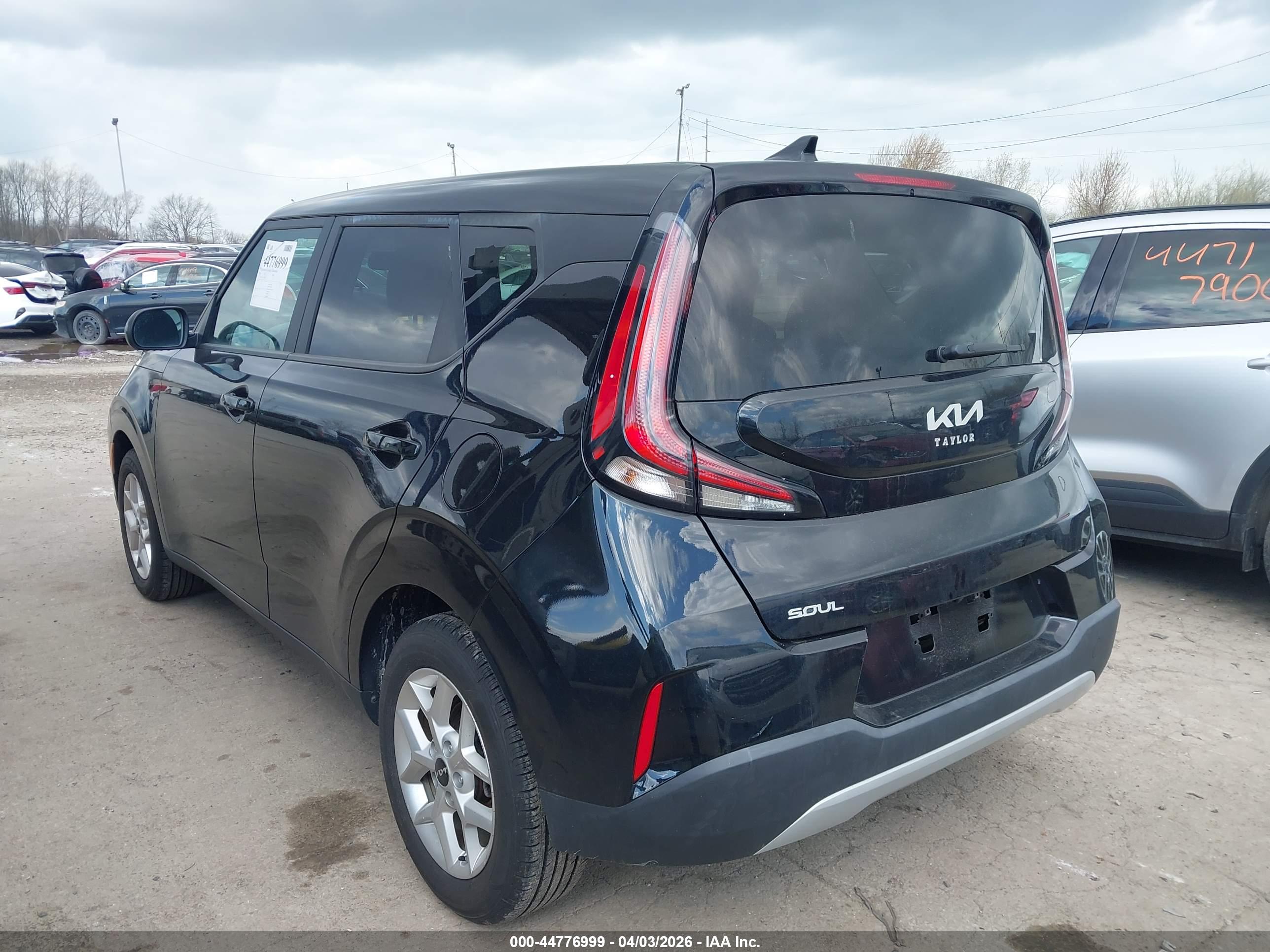KIA SOUL image 3