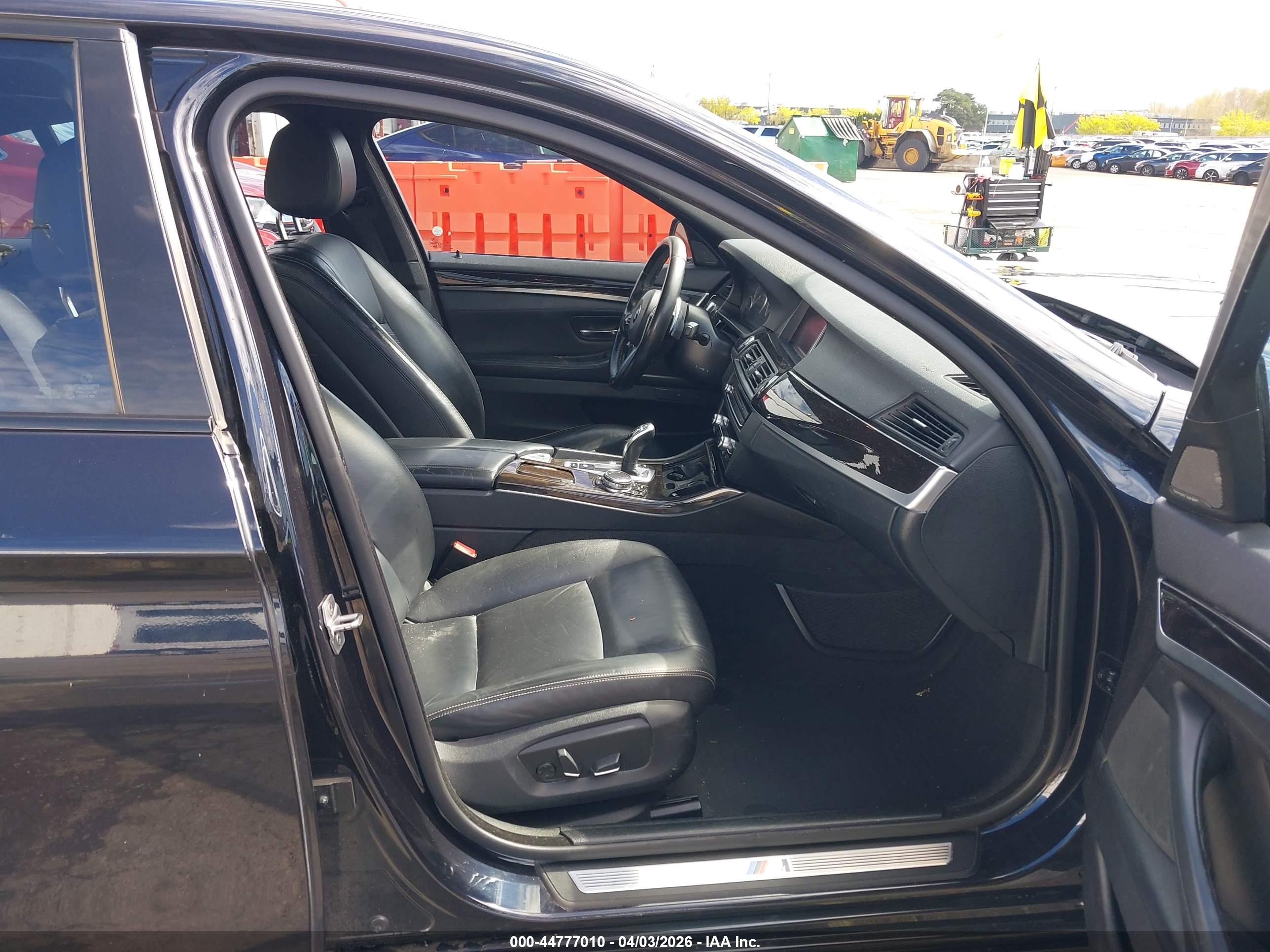 BMW 528I image 5
