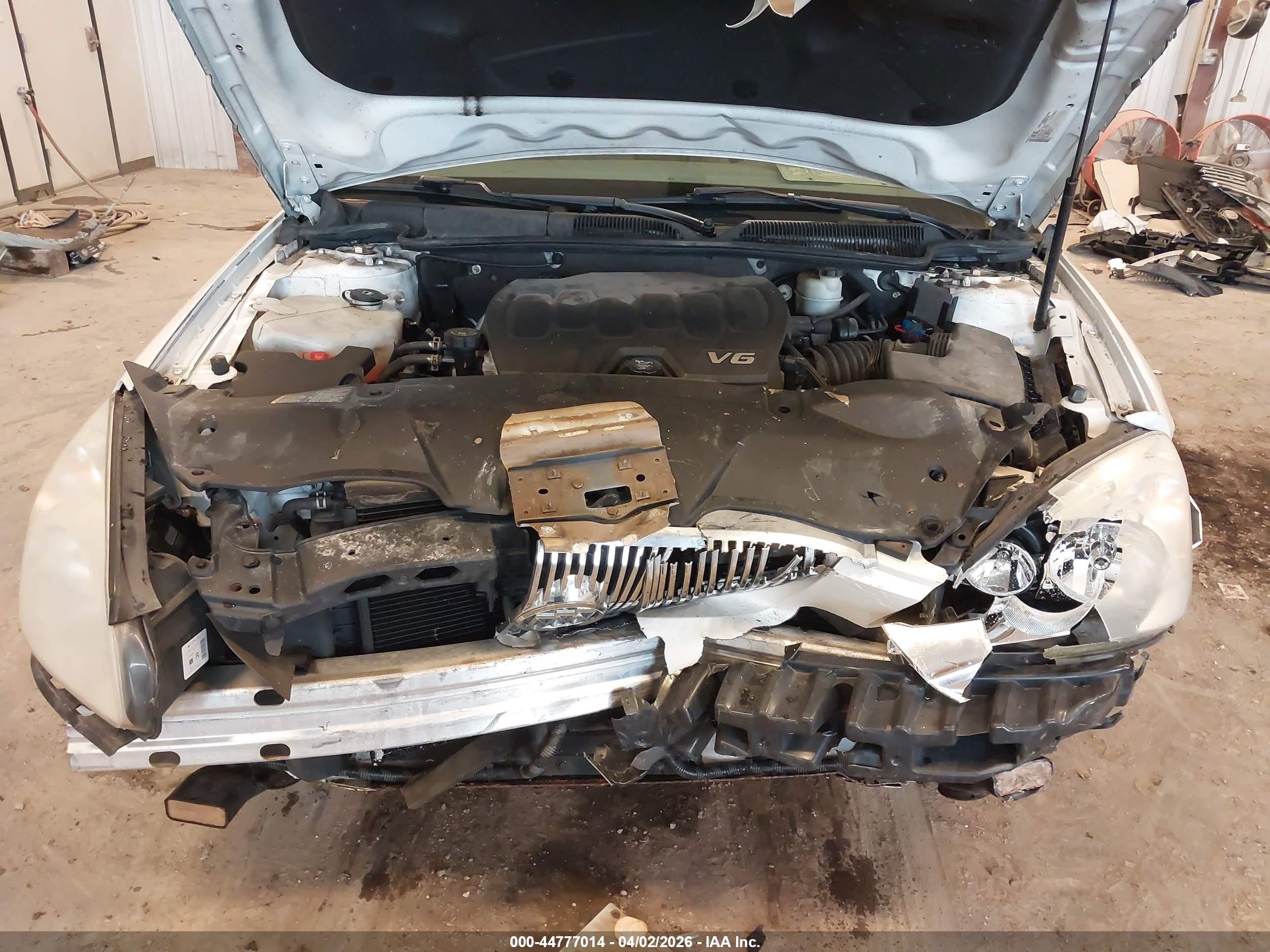 BUICK LUCERNE image 10