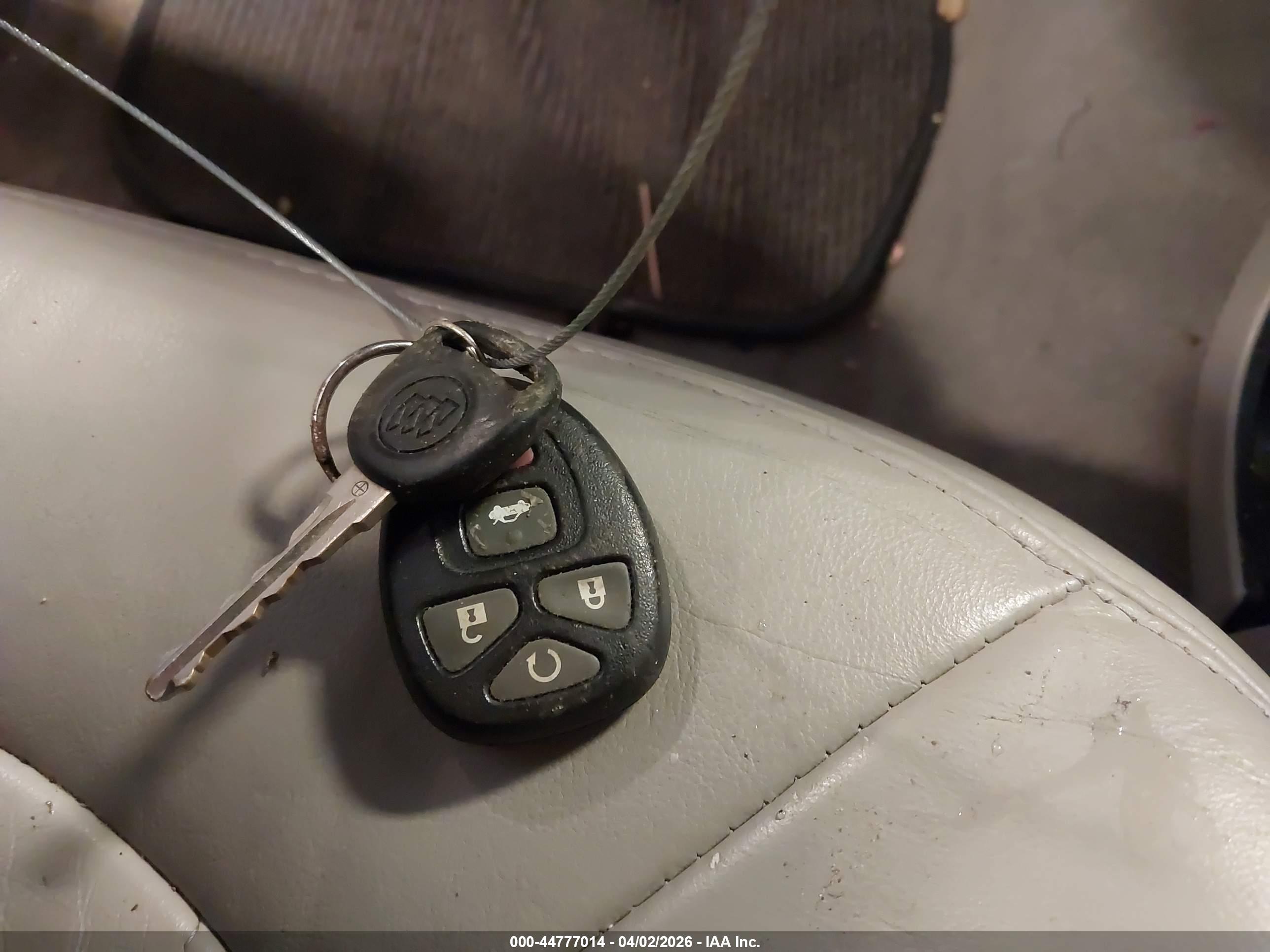 BUICK LUCERNE image 11