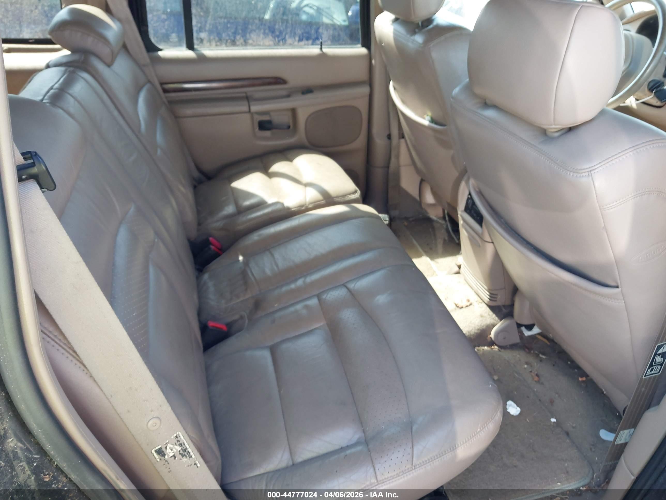 FORD EXPLORER image 8