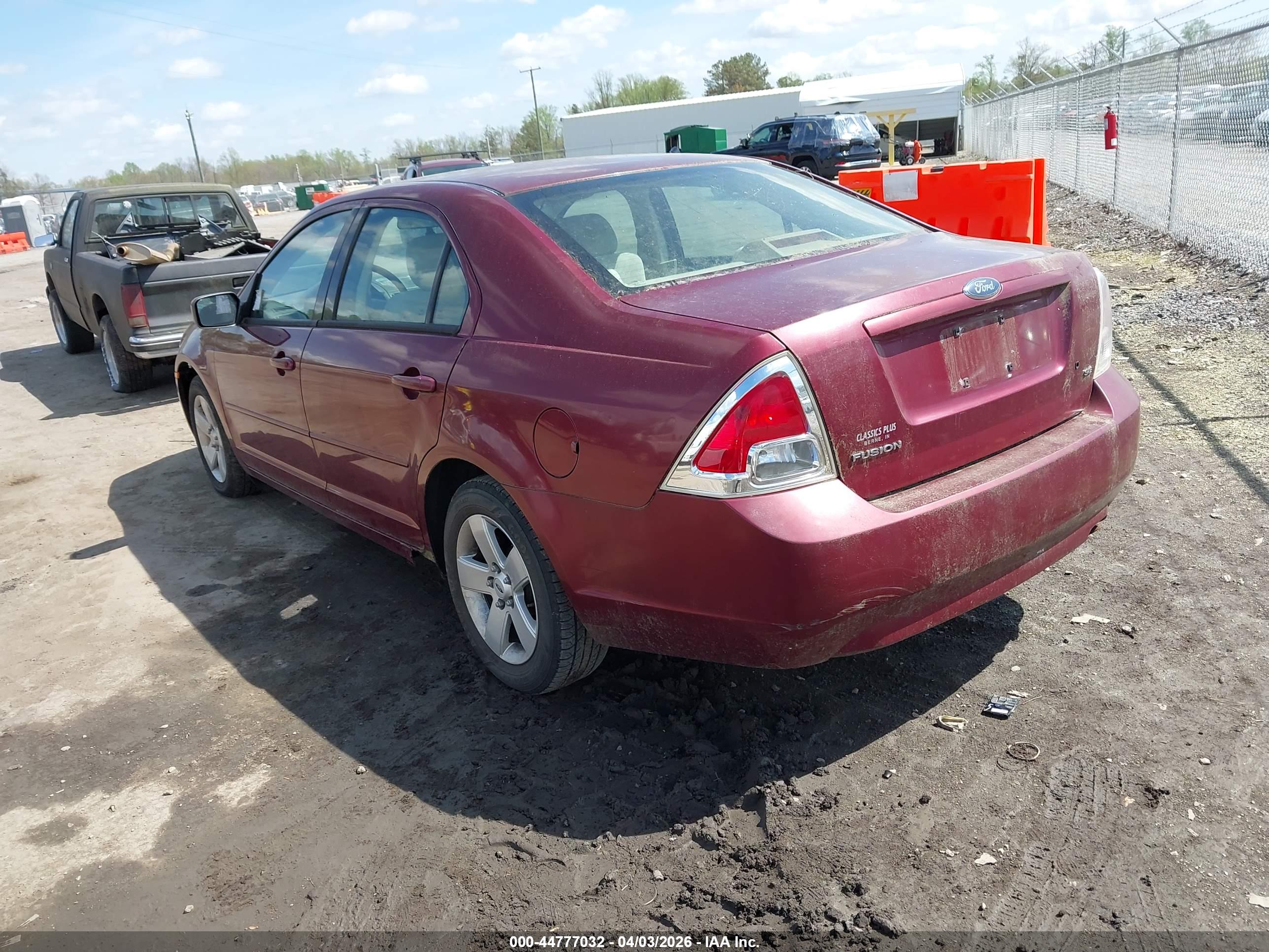 FORD FUSION image 3