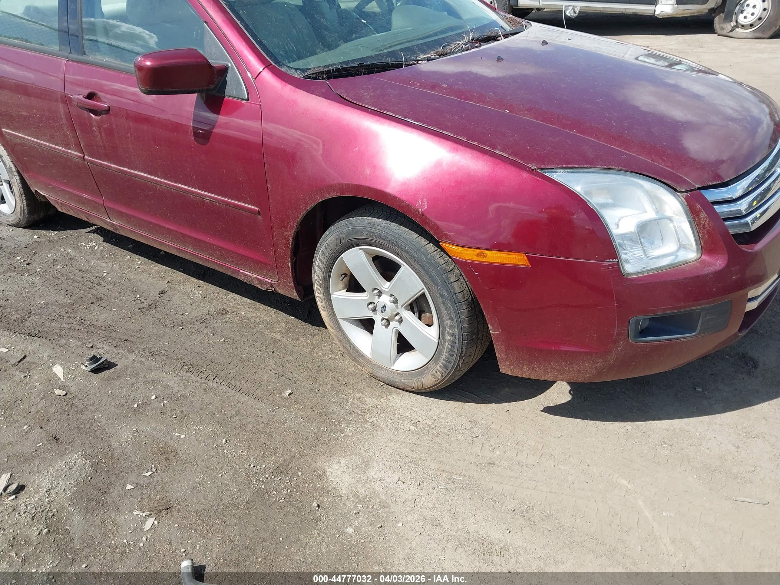 FORD FUSION image 6