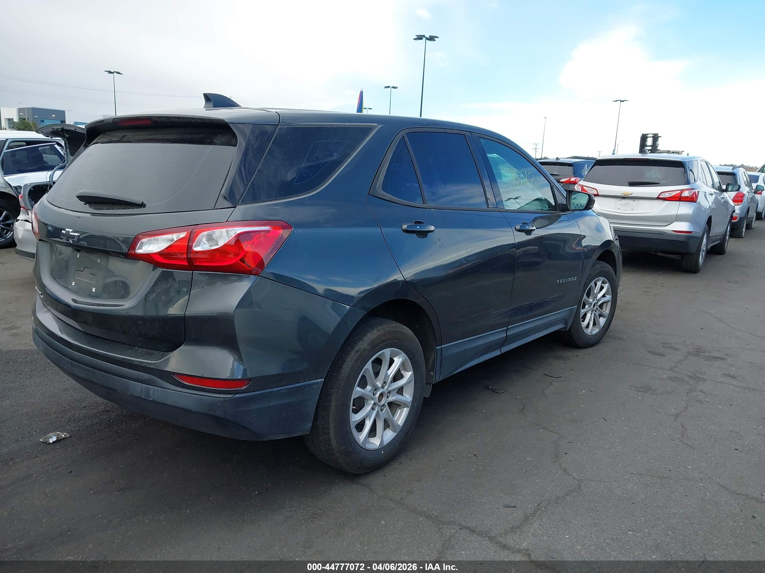 CHEVROLET EQUINOX image 4
