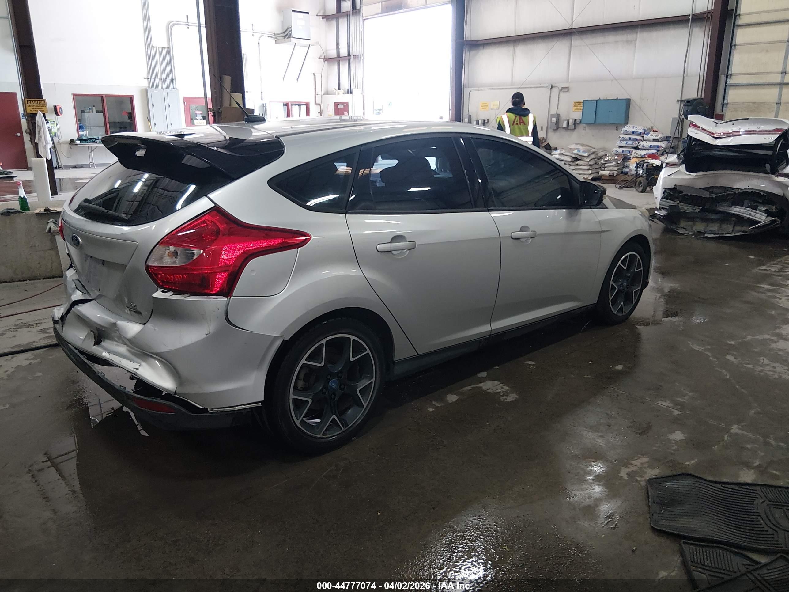FORD FOCUS image 4