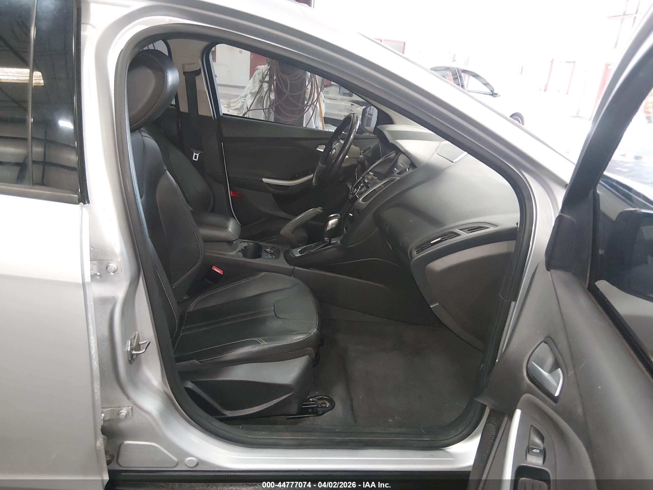 FORD FOCUS image 5