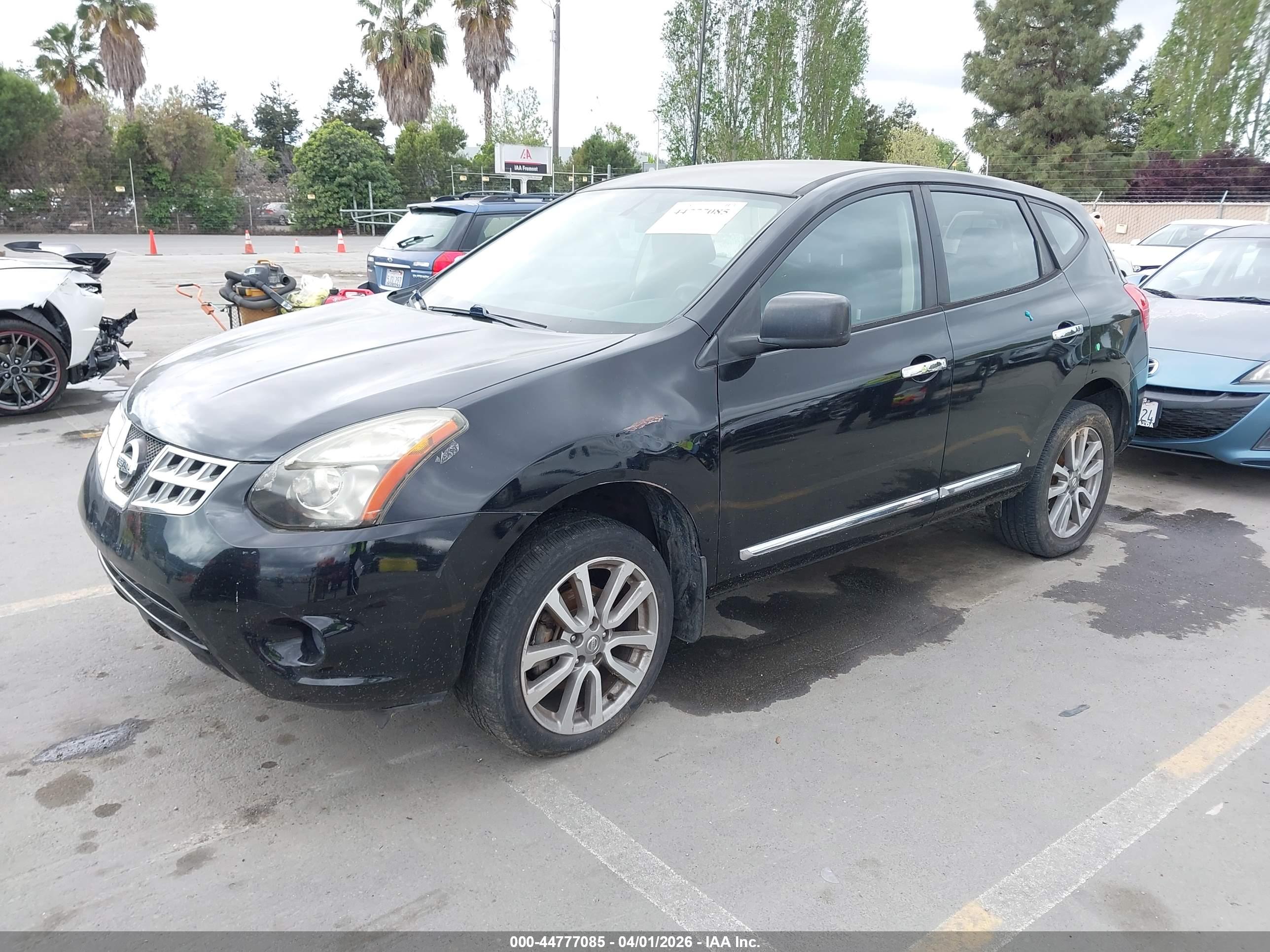 NISSAN ROGUE image 2