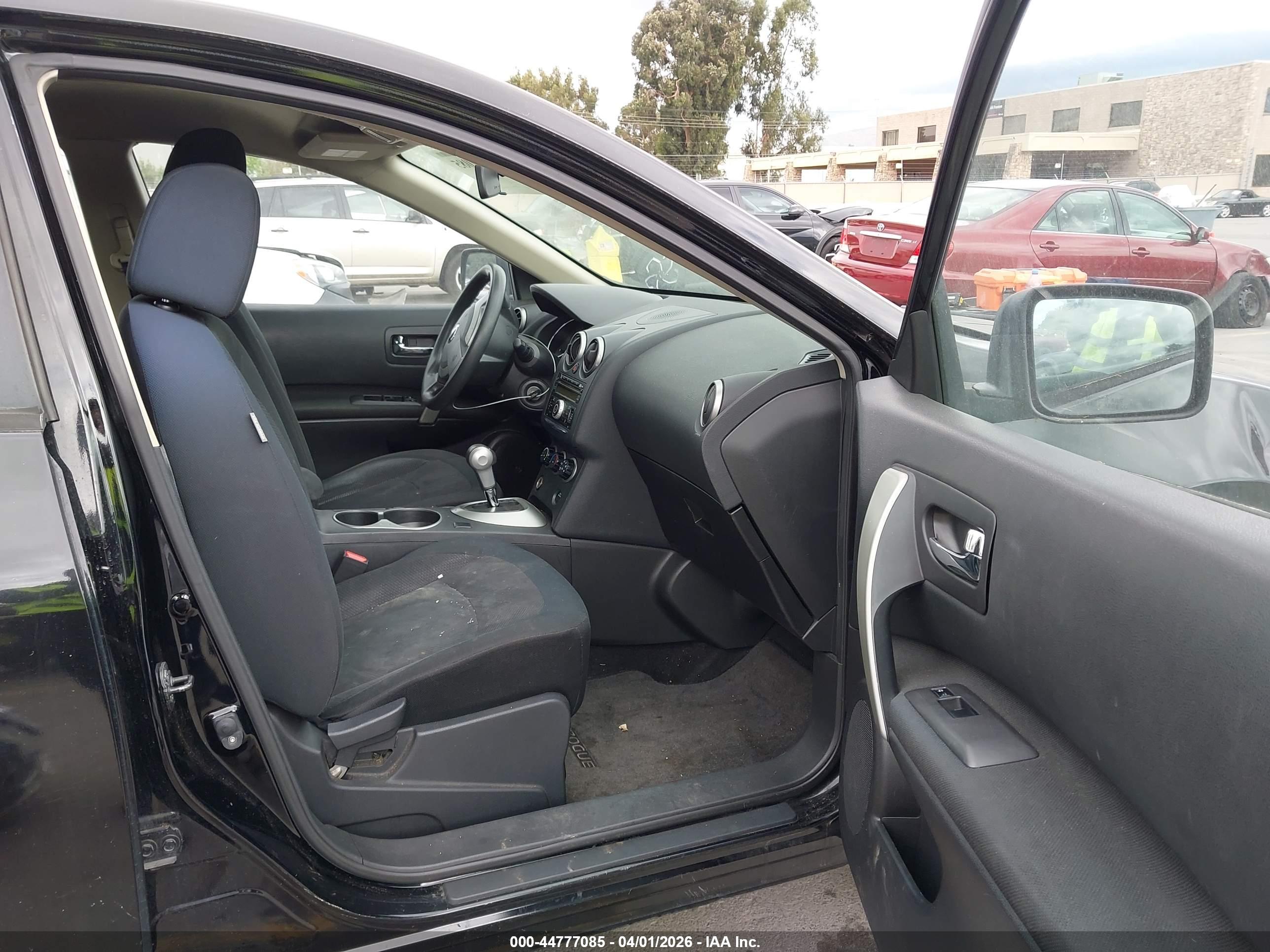 NISSAN ROGUE image 5