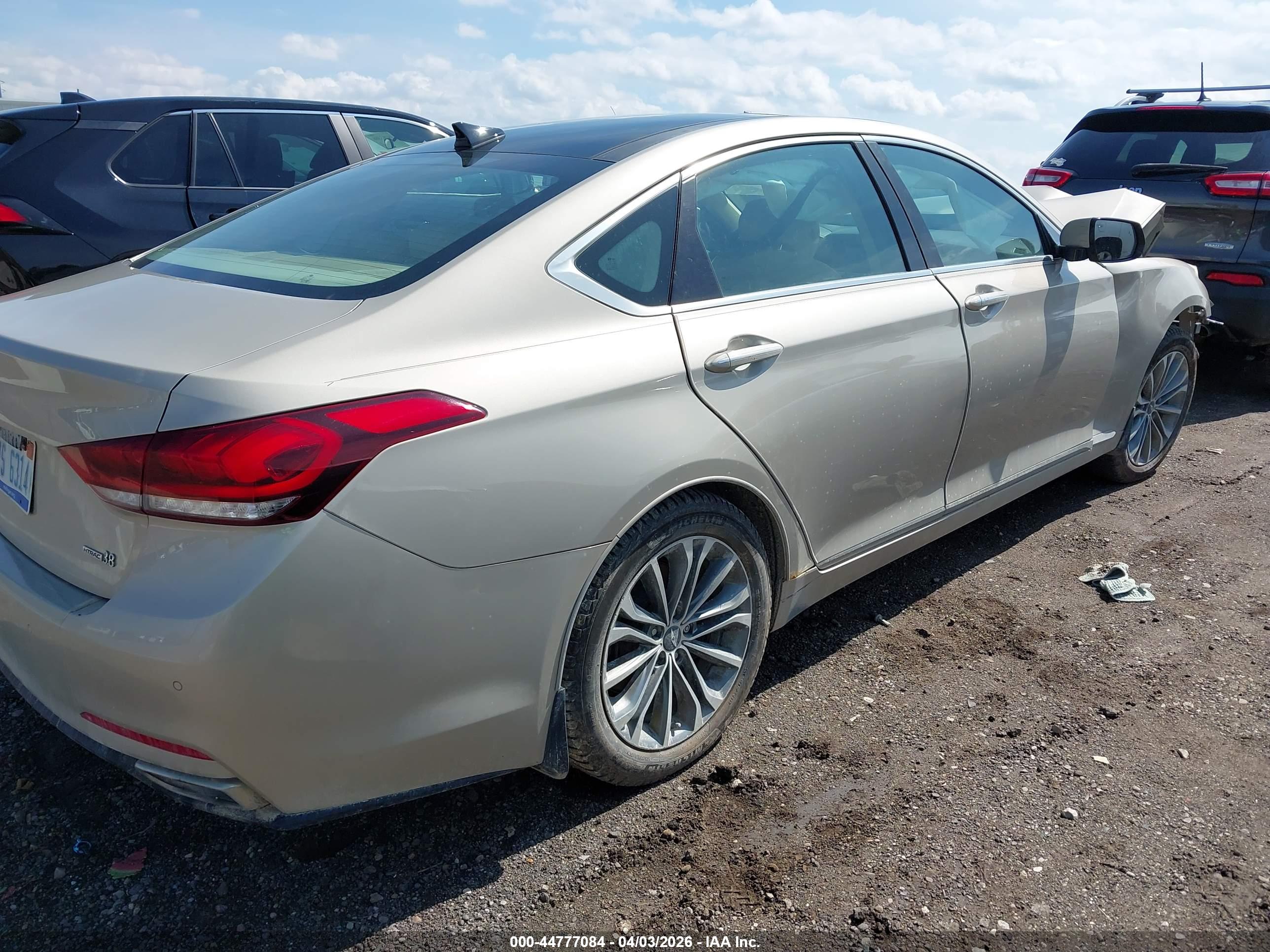 HYUNDAI GENESIS image 4