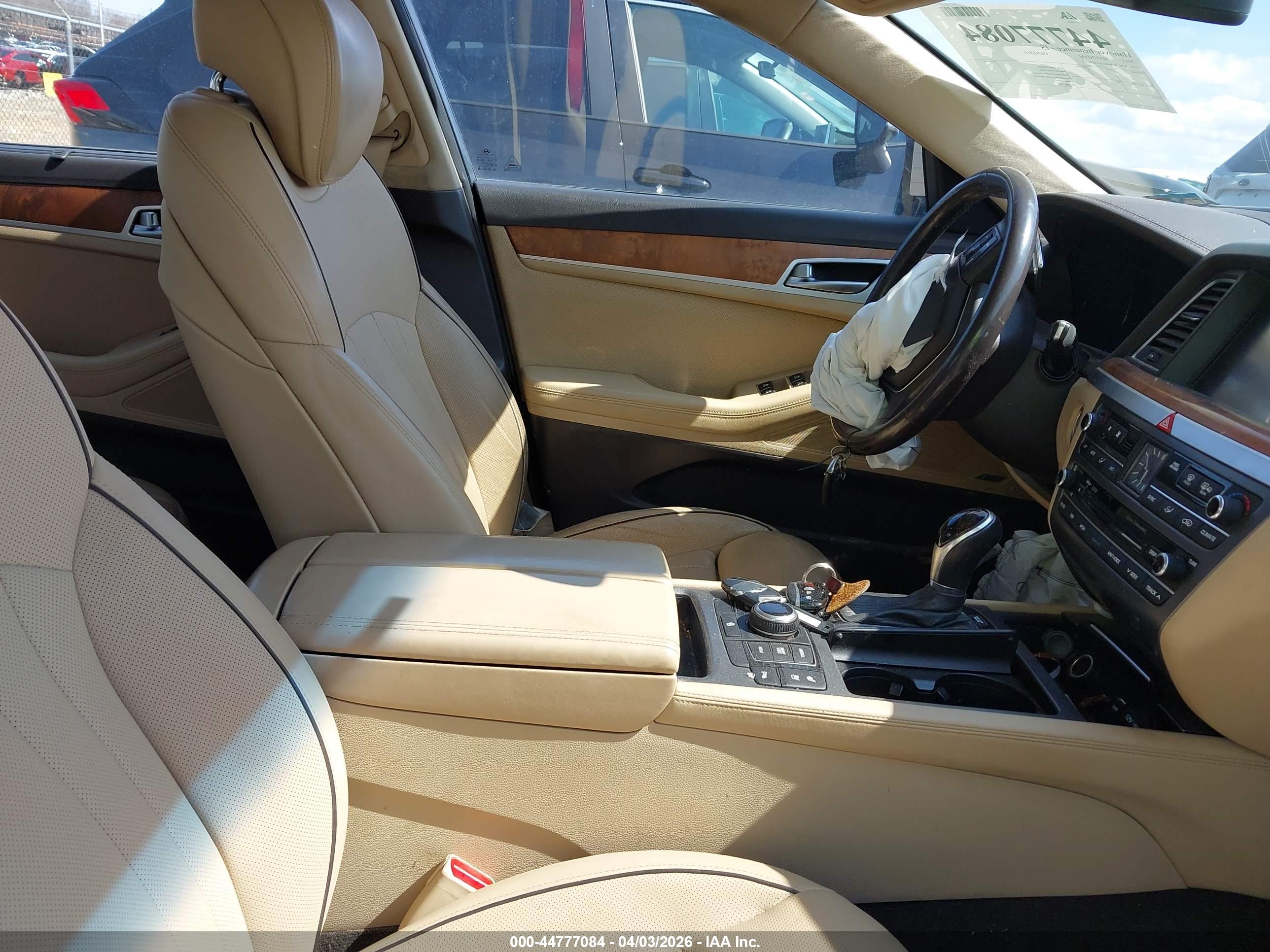 HYUNDAI GENESIS image 5