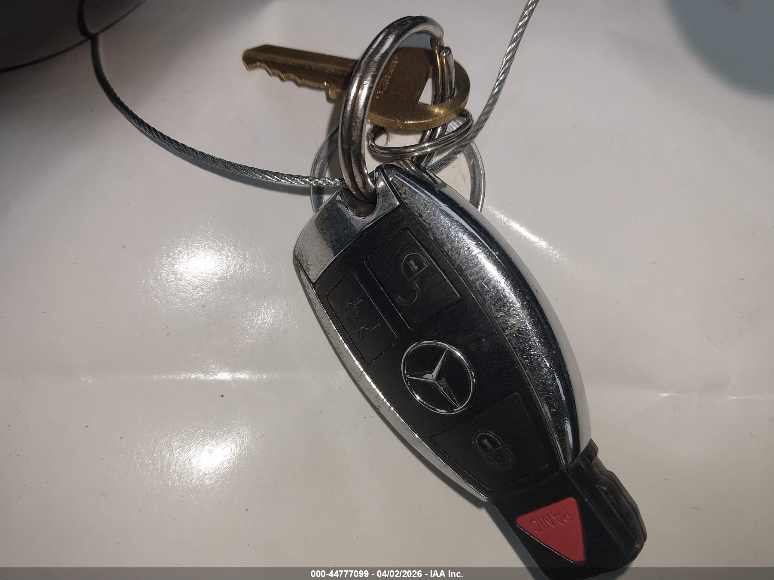 MERCEDES-BENZ E image 11