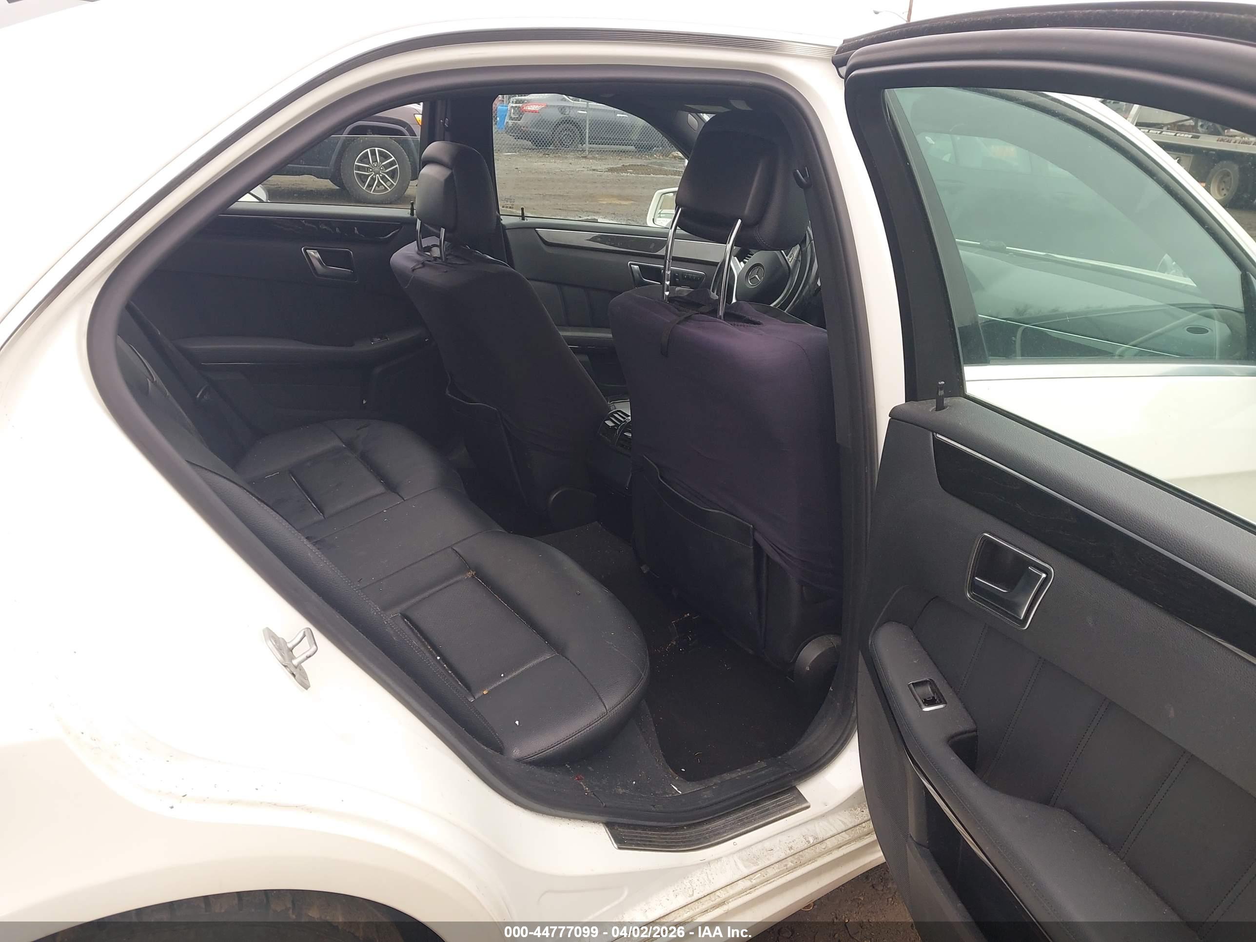 MERCEDES-BENZ E image 8