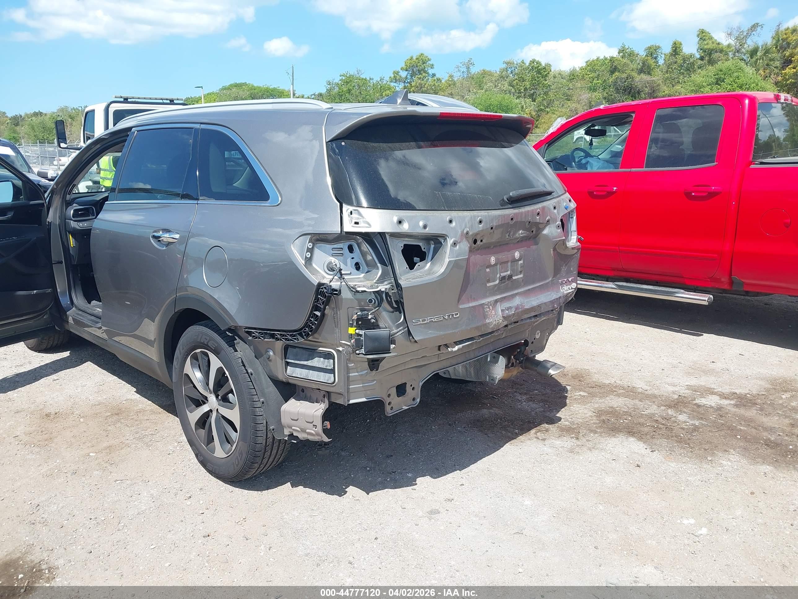KIA SORENTO image 6