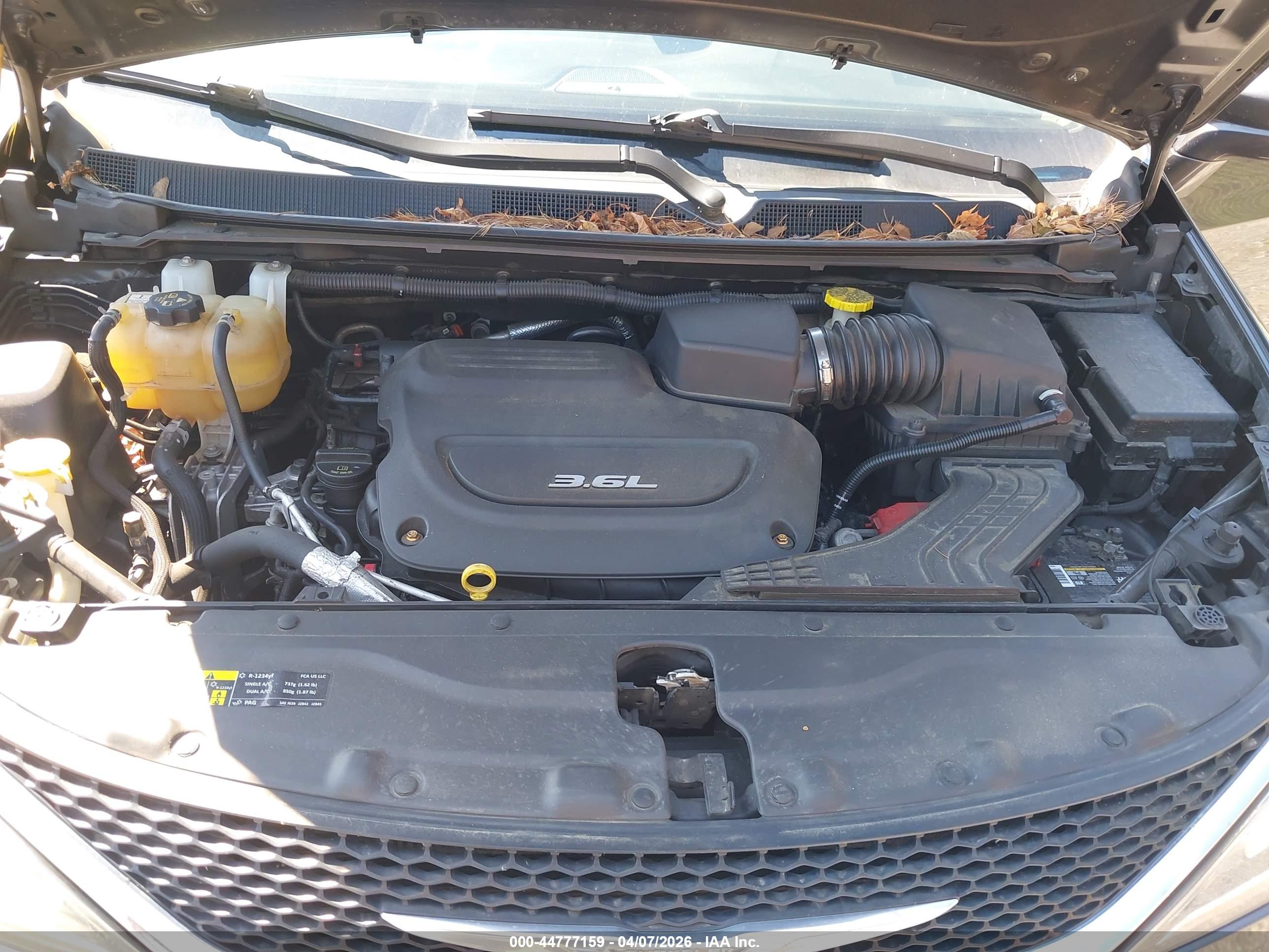 CHRYSLER PACIFICA image 10