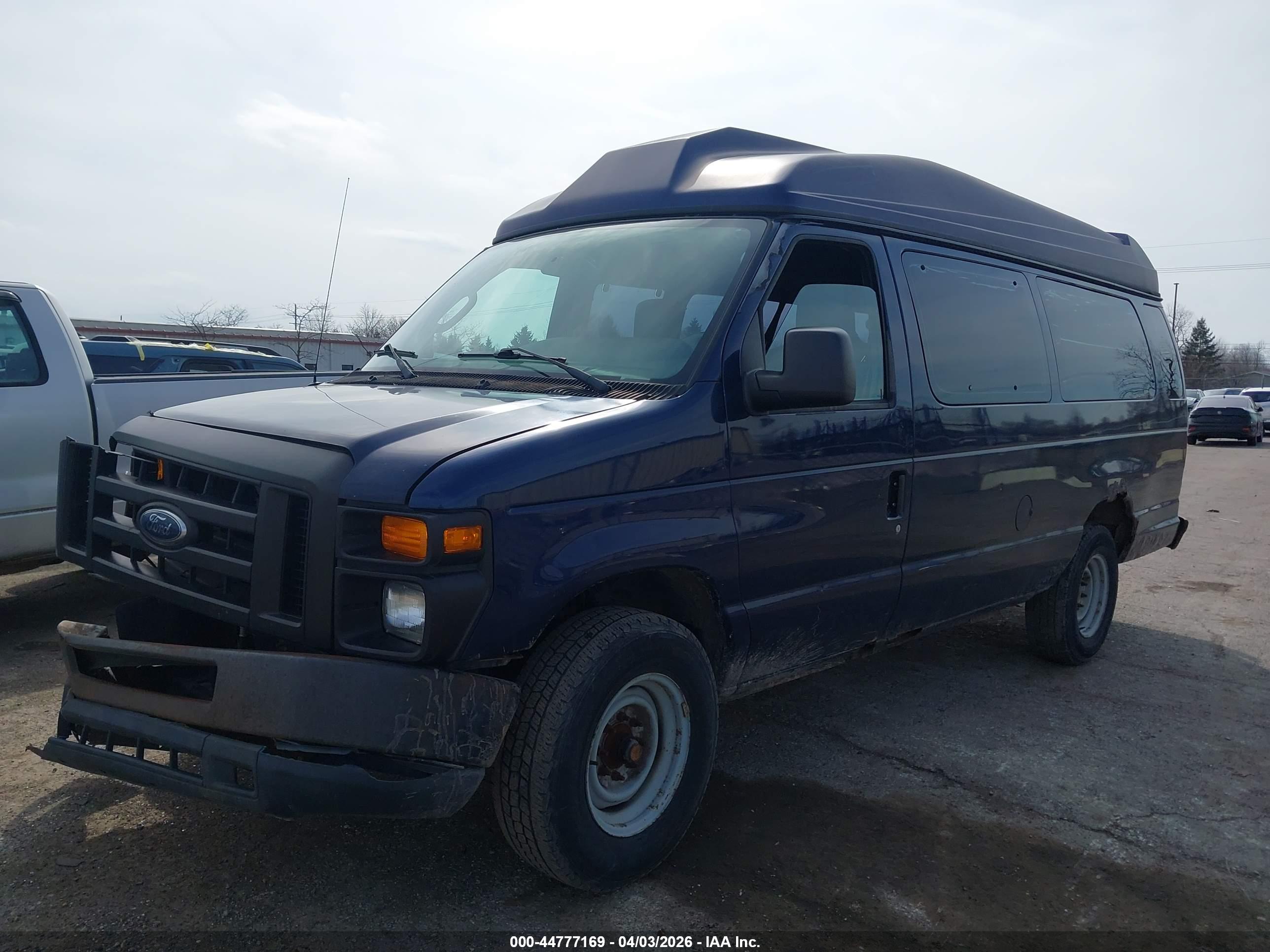 FORD E-350 image 2
