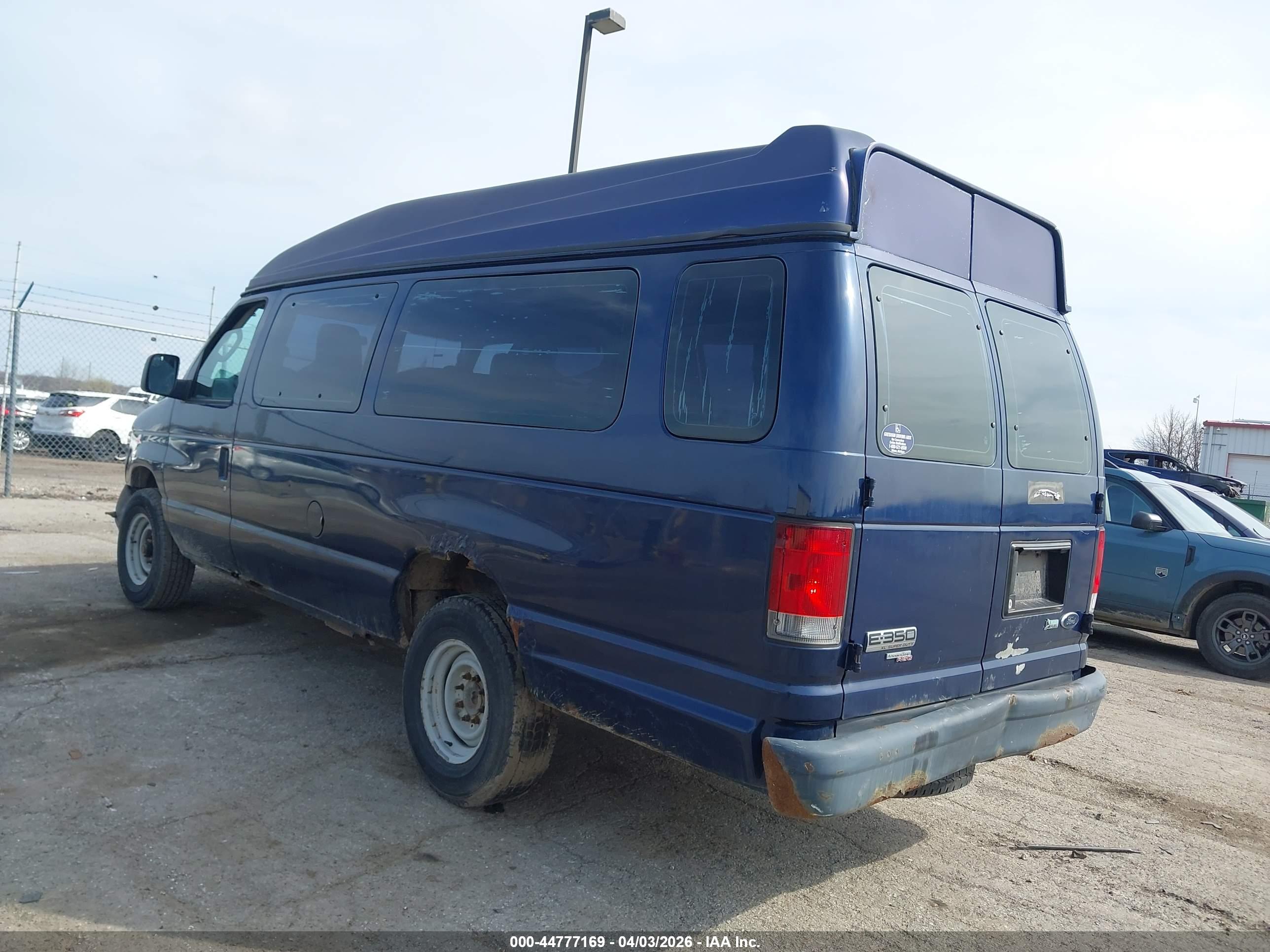 FORD E-350 image 3