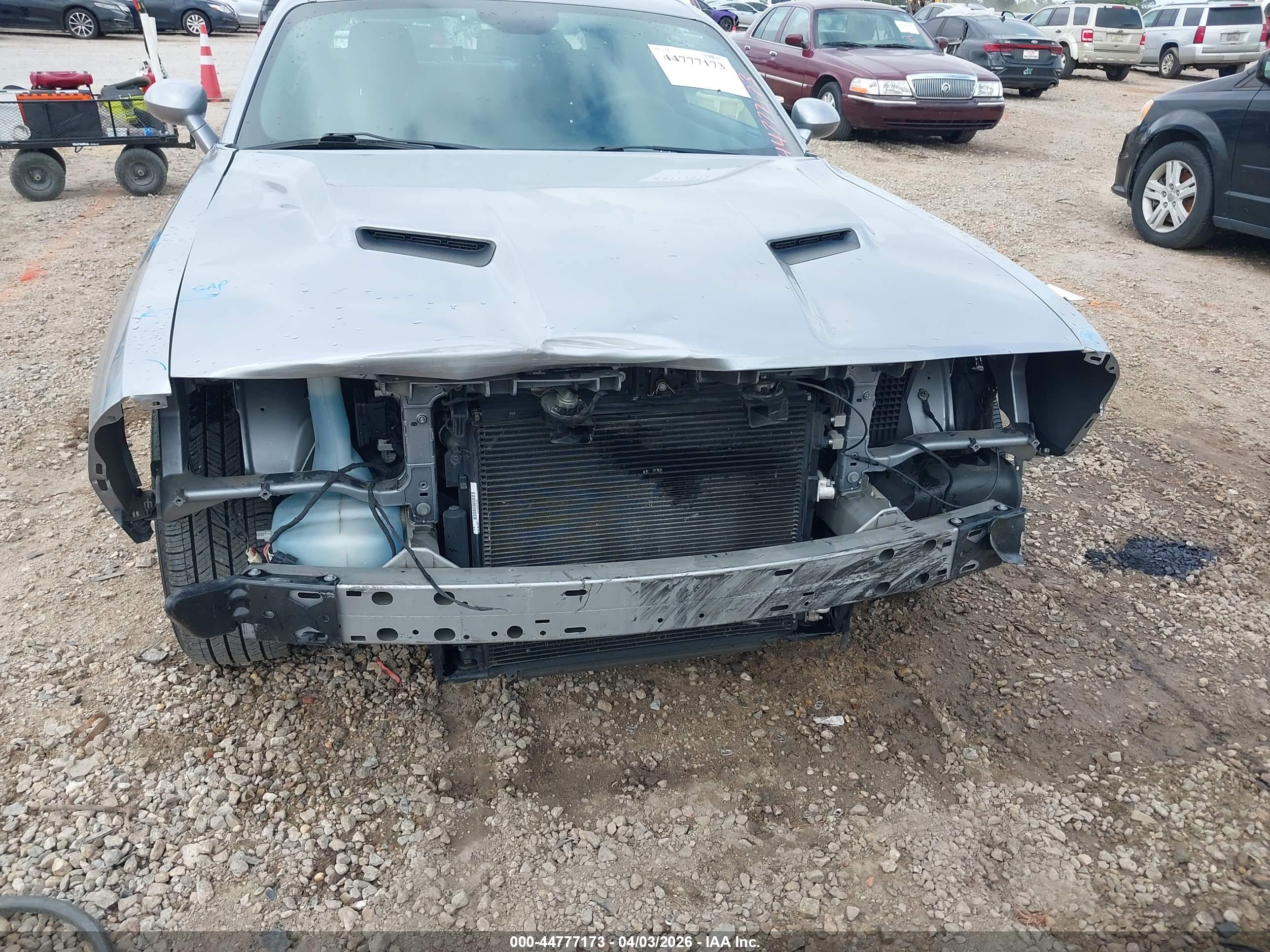 DODGE CHALLENGER image 6
