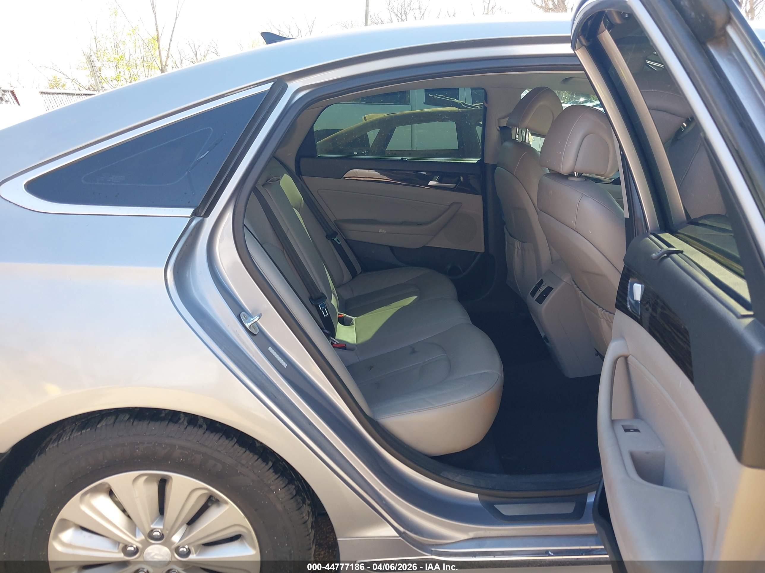 HYUNDAI SONATA image 8